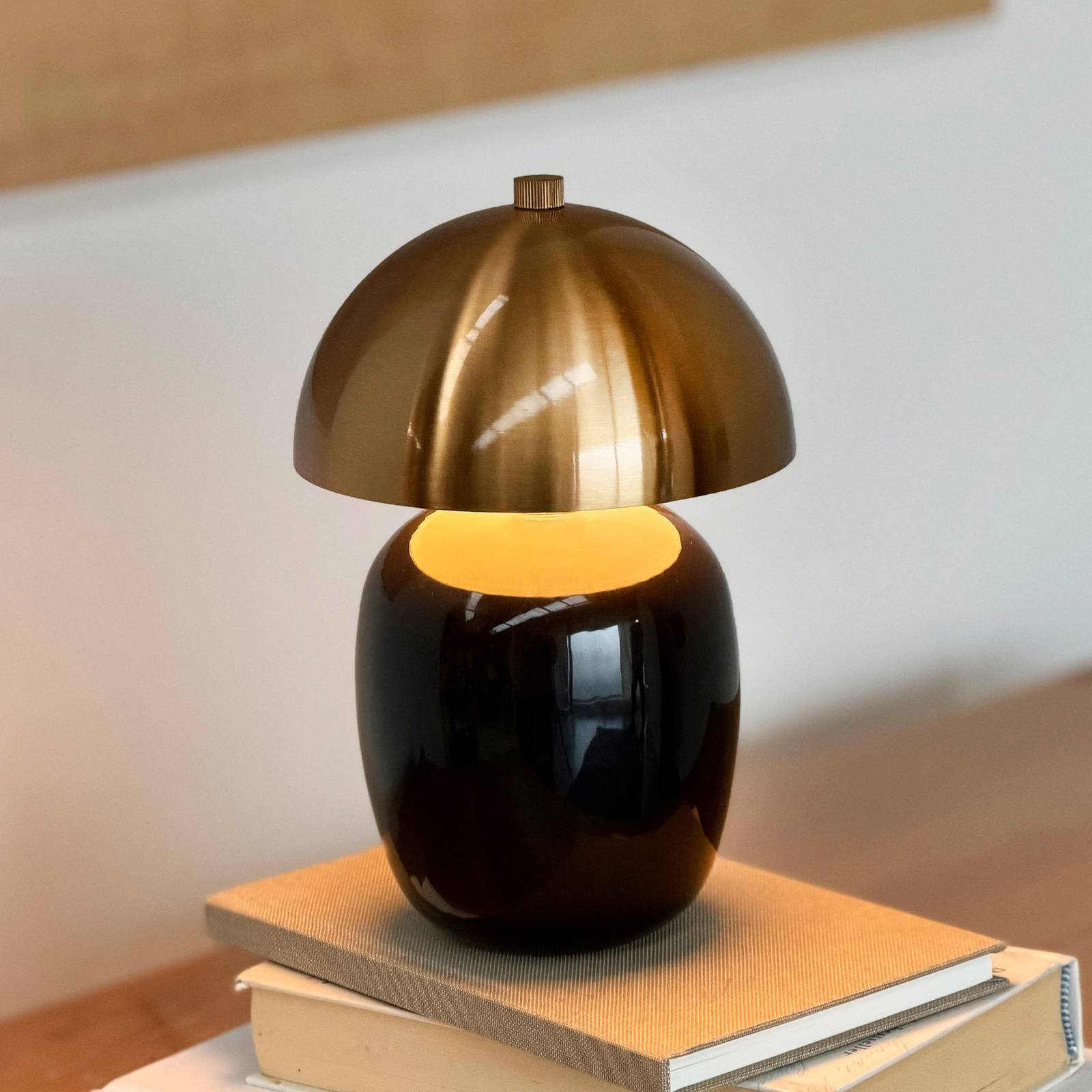 Lampe de table LED Dyberg Larsen Manhatten, noir/laiton