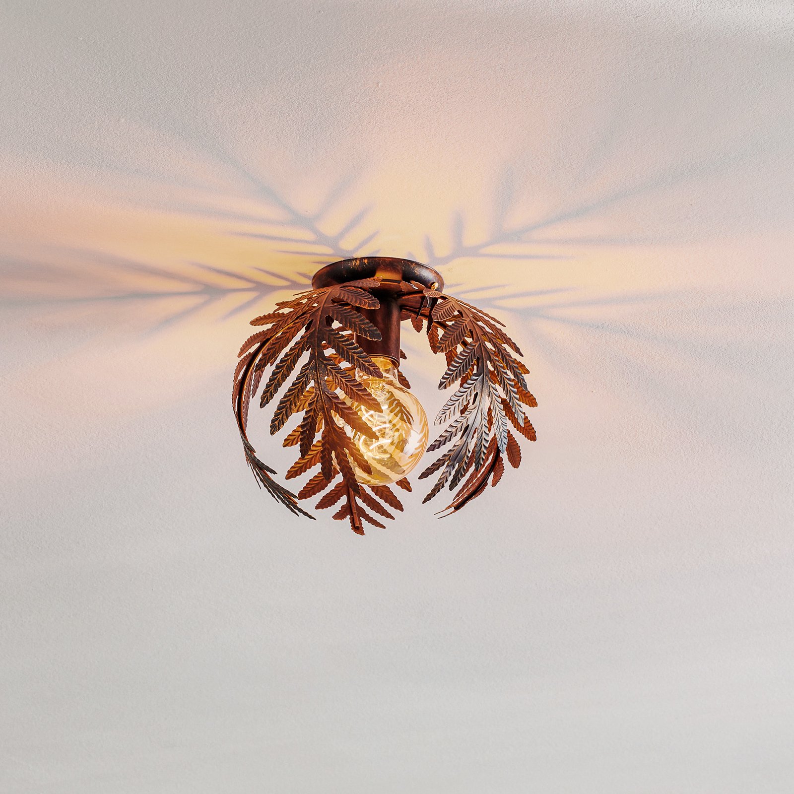 Lampa sufitowa Felce jako paproć w brązie, Ø 27 cm