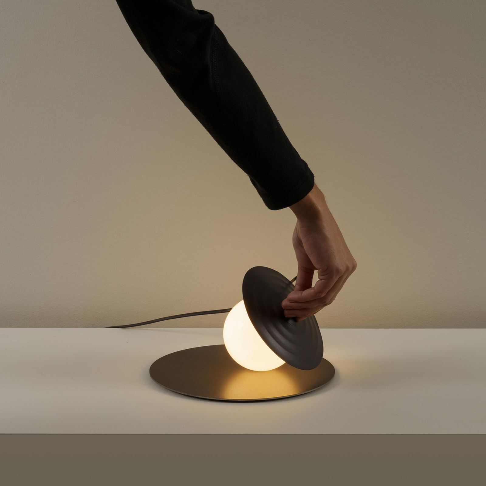 Milan Symphony lampe poser sans support anthracite