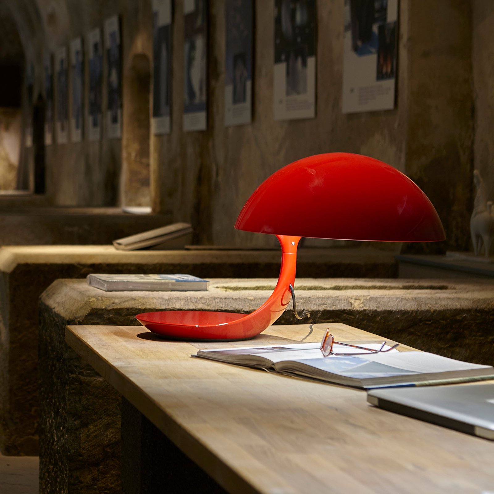 Martinelli Luce Cobra - Candeeiro de mesa retro, vermelho