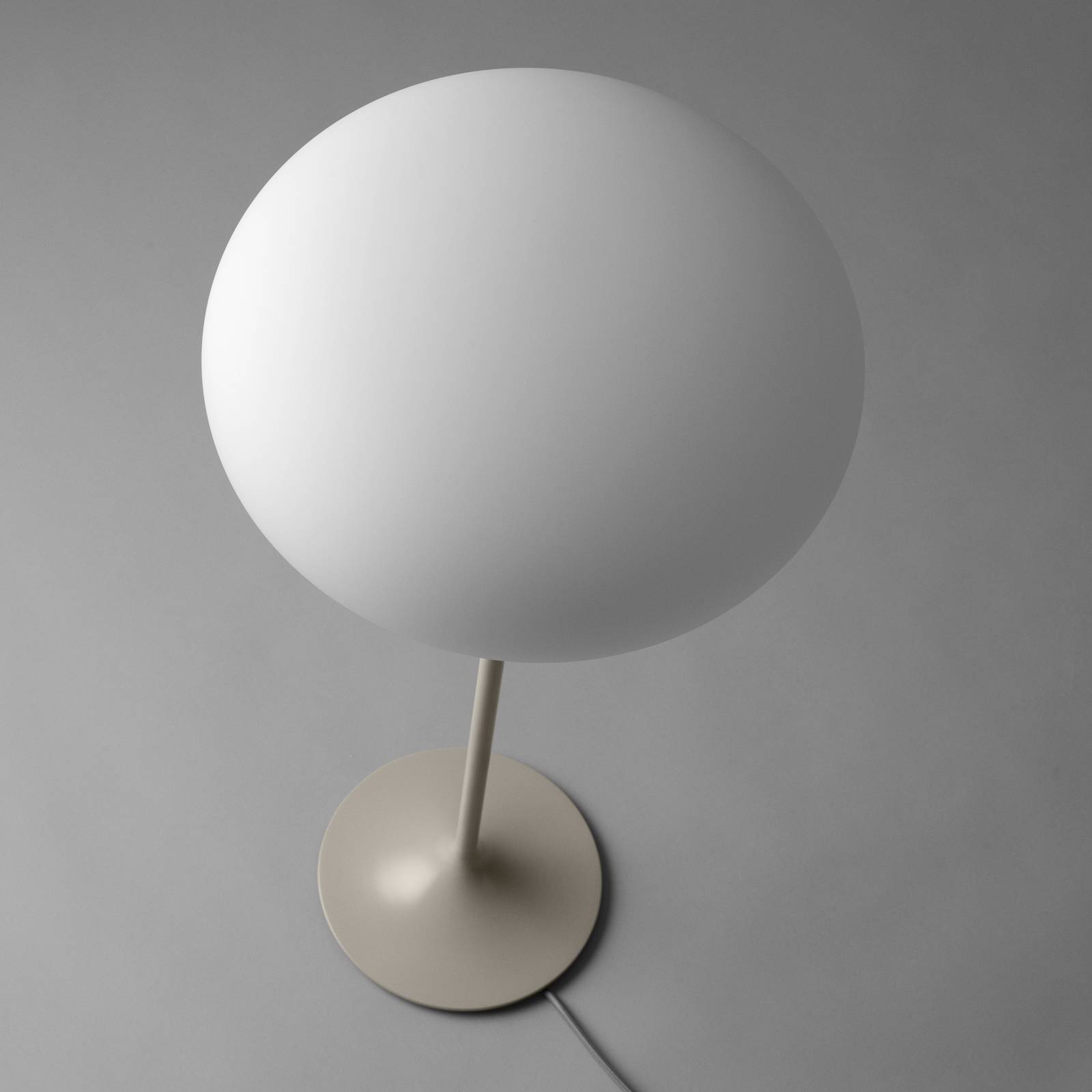 GUBI Stemlite lampe à poser, grise, 70 cm