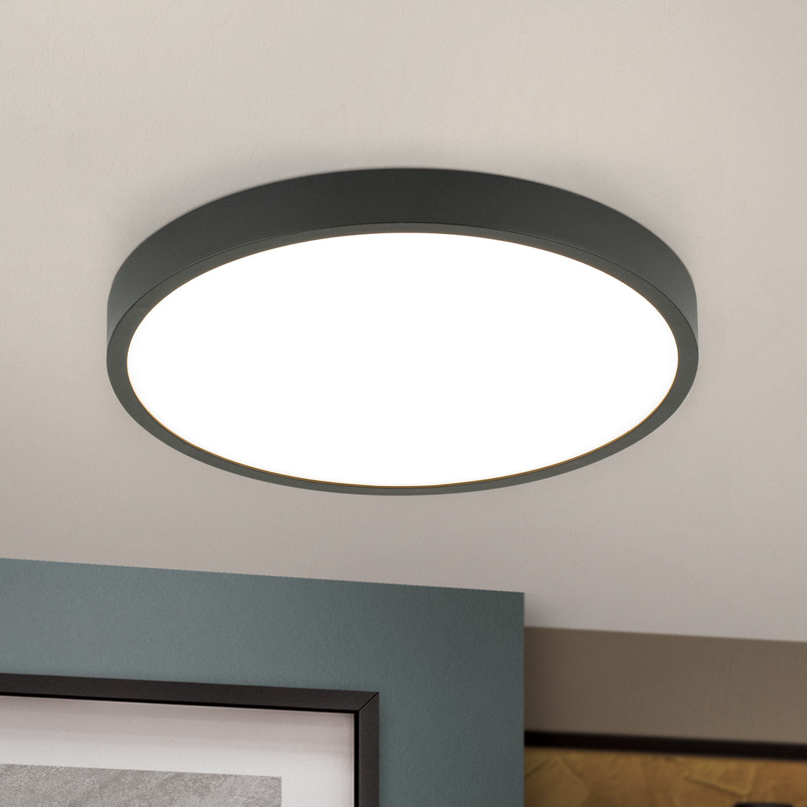 Bully LED-loftslampe i sort, 3.000 K, Ø24cm