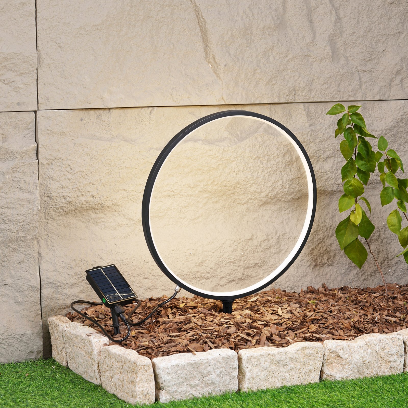 Lindby Lampada con picchetto a terra a energia solare Syrene, 45 cm, nero,