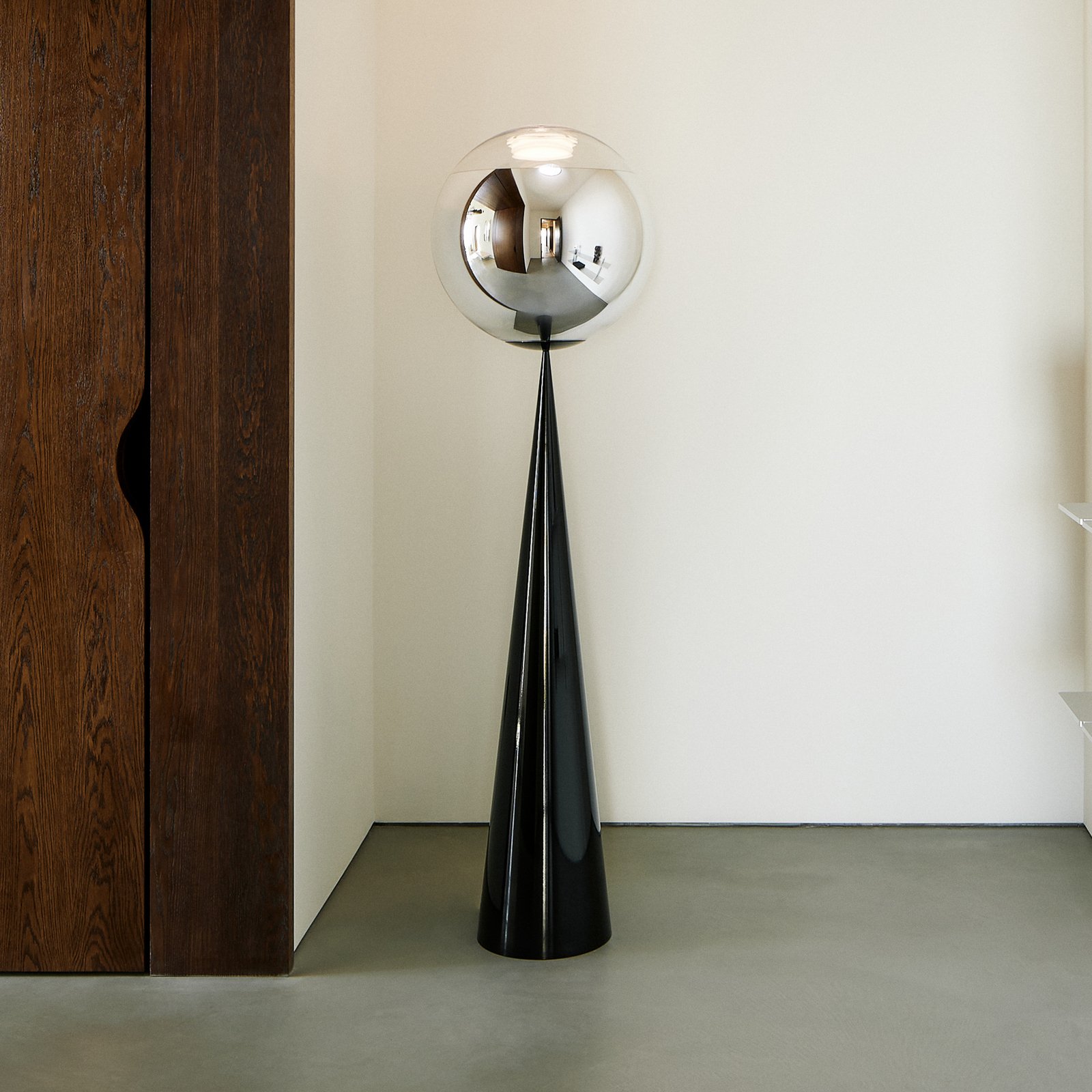Tom Dixon Melt Cone Fat, chrome-coloured, 175 cm, black base