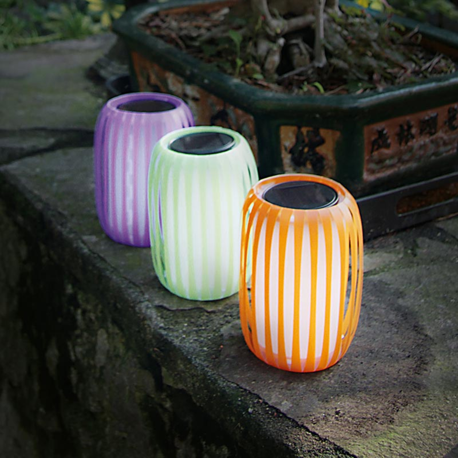 In Lampionform - LED Solarleuchte Lilja lila kaufen | Lampenwelt.ch