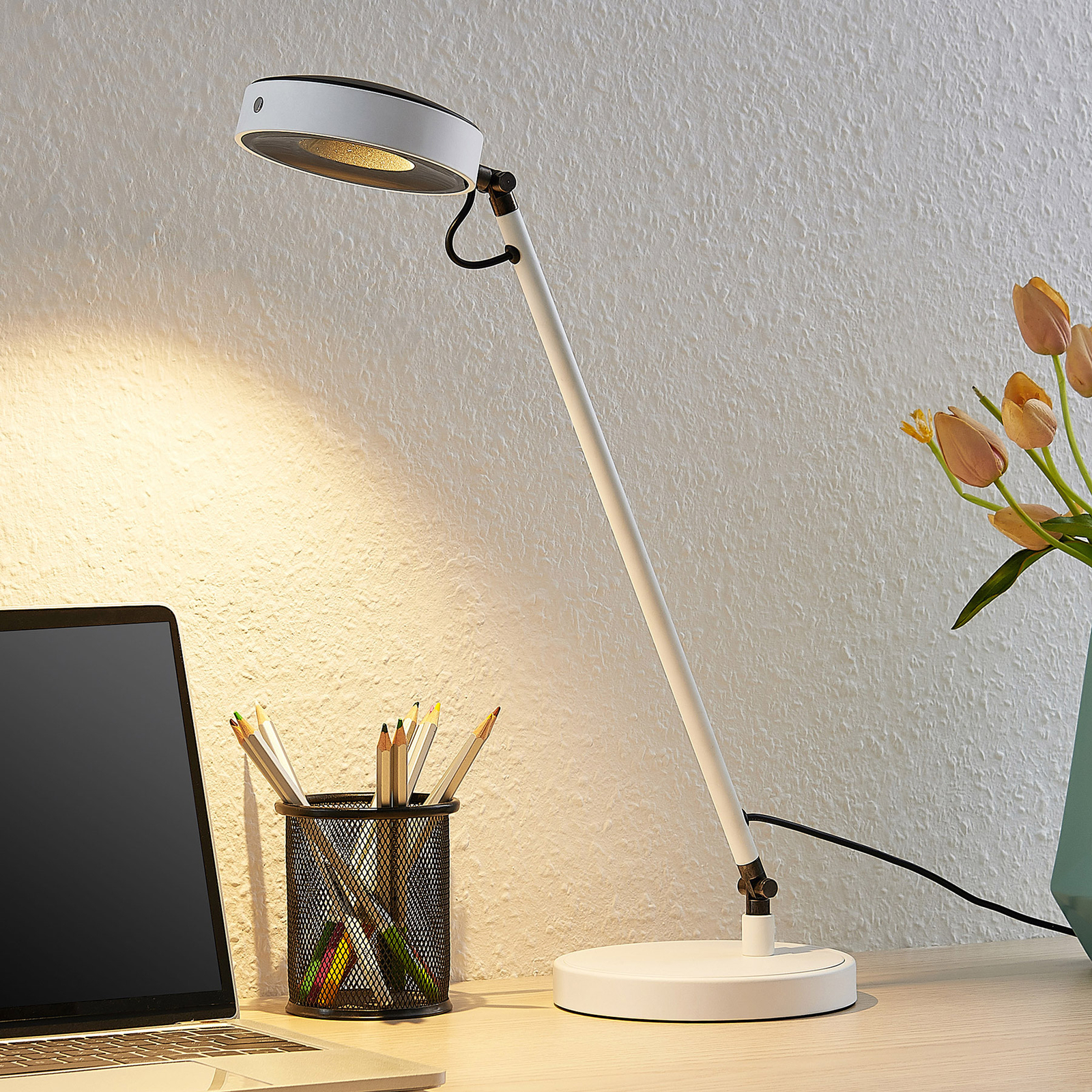 Lucande Vilana LED íróasztal lámpa, fehér