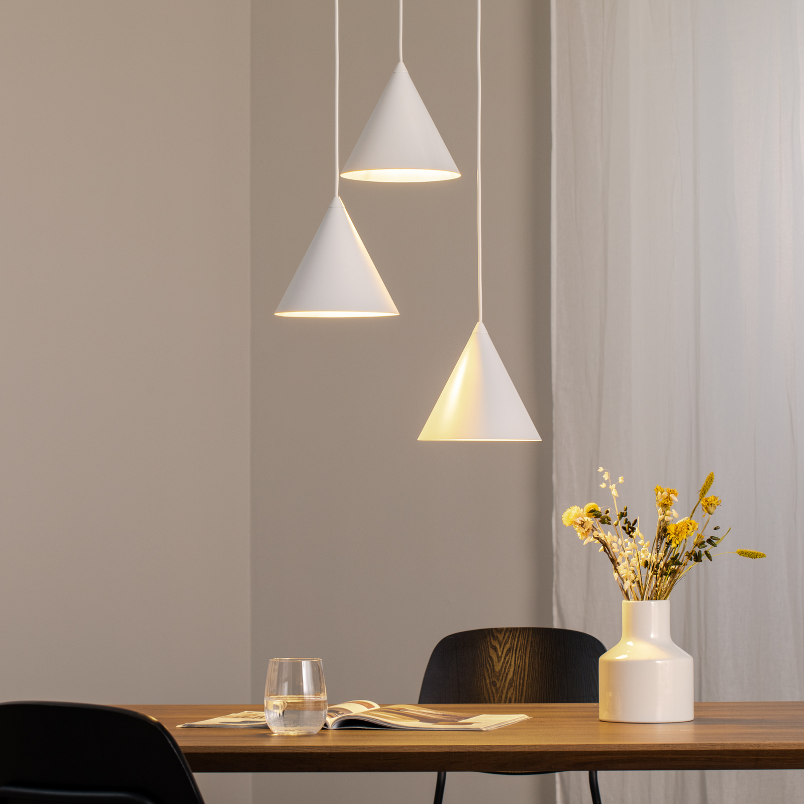 Cono pendant light, 3-bulb, round, Ø 42 cm, white
