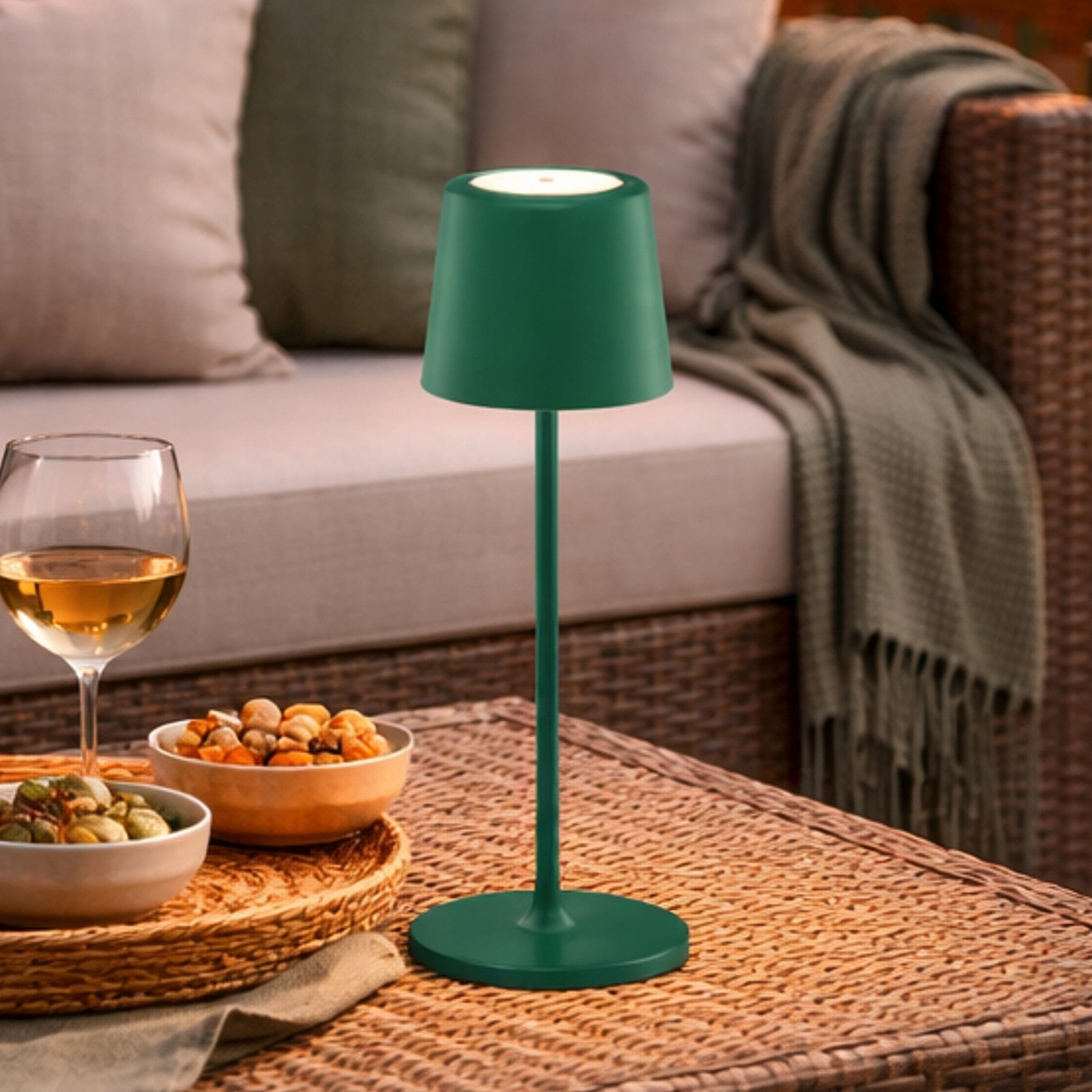 Lampe à poser LED rechargeable Kaami, verte, hauteur 37 cm, IP44, à intensité