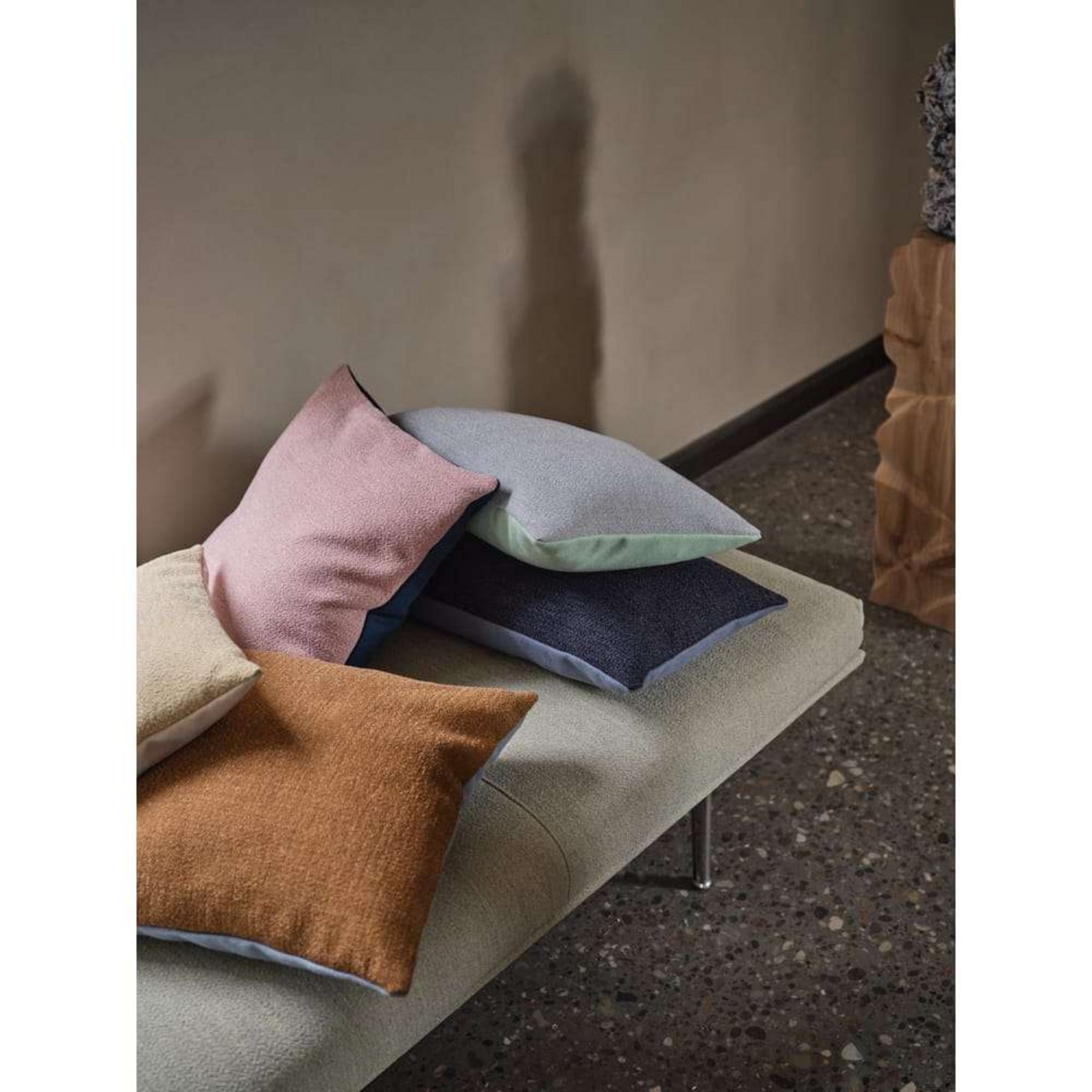 Mingle Cushion 35x55 Rose/Petrol - Muuto