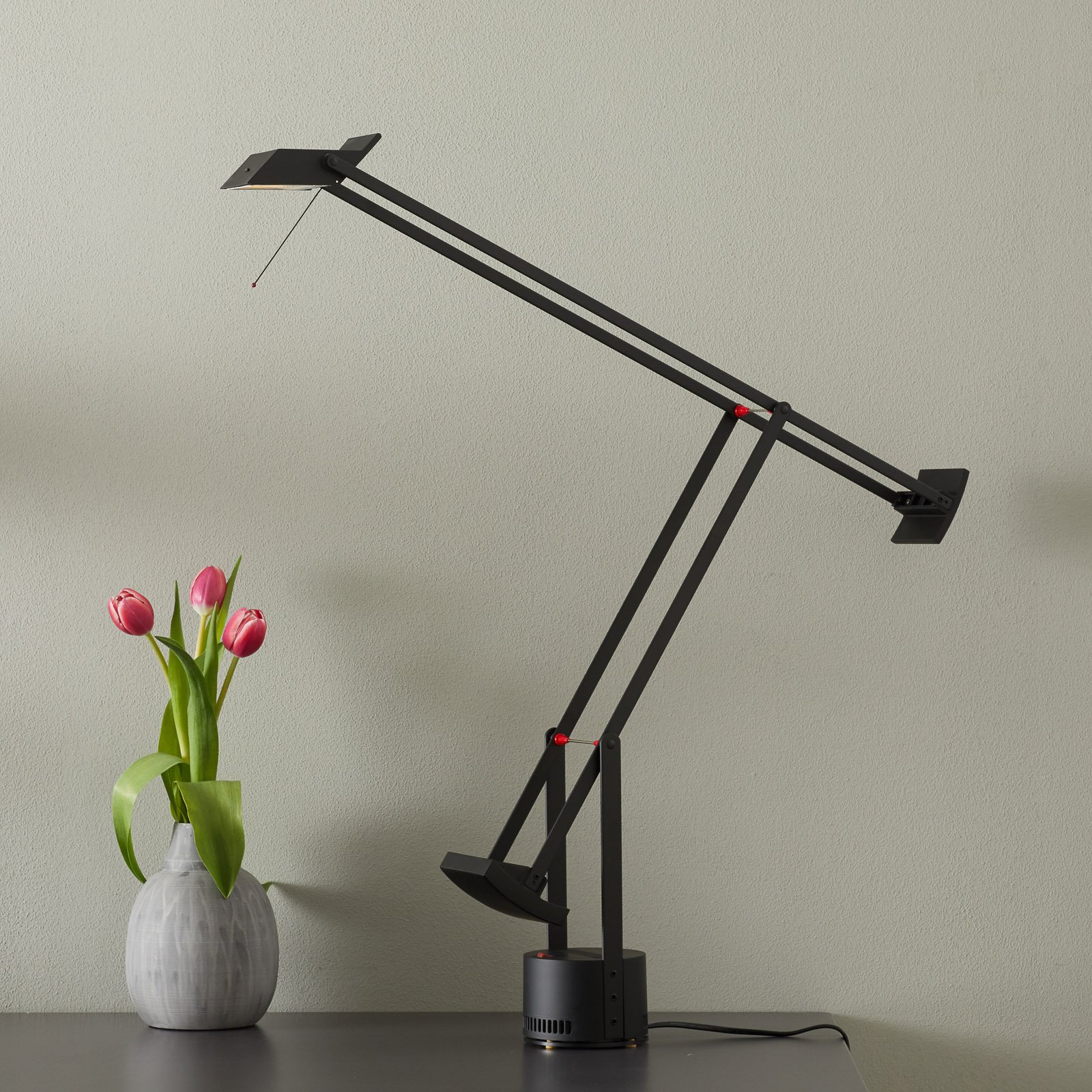 Tizio T Table Lamp Black - Artemide