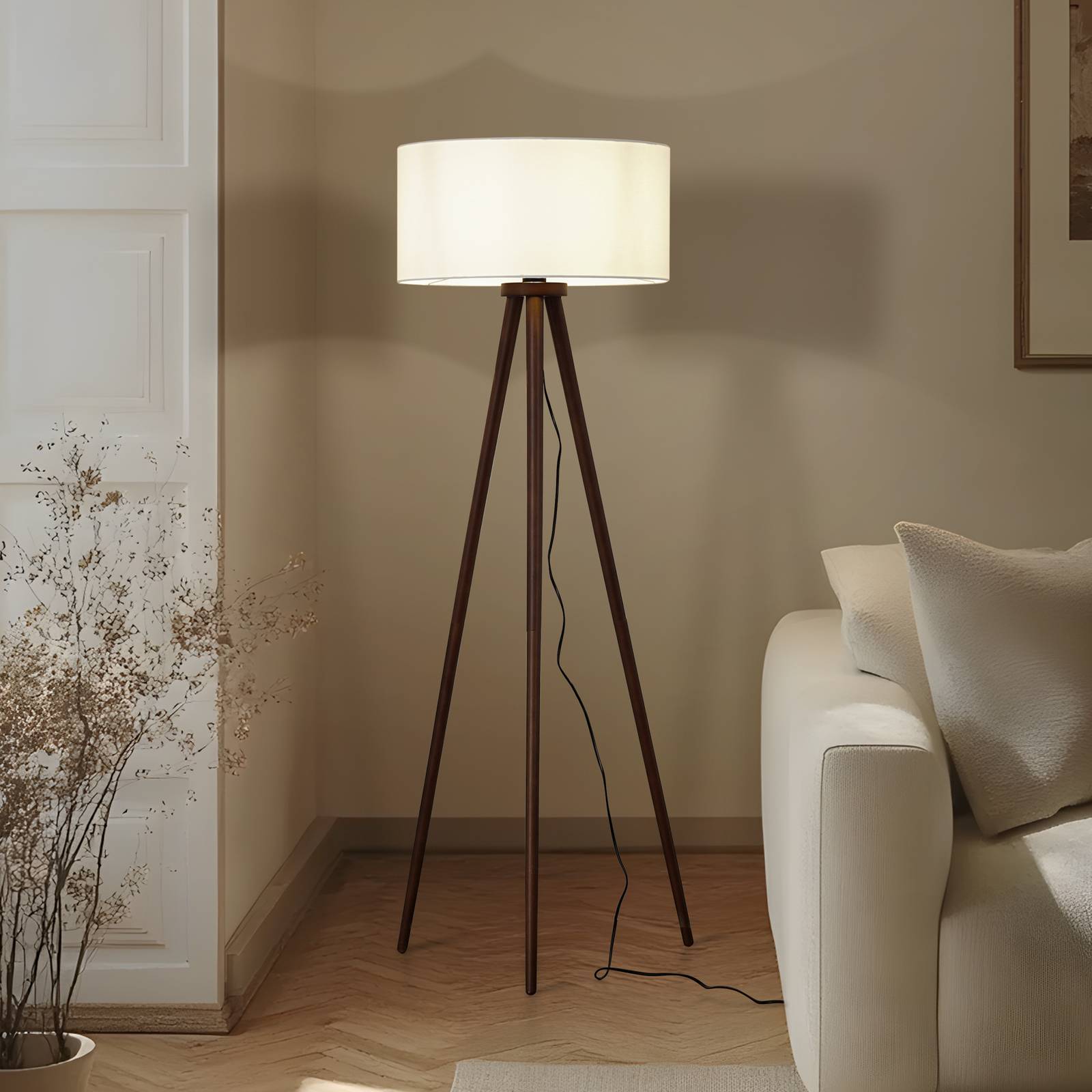 Lindby Stehleuchte Charlia, weiß, Wallnussholz, Höhe 150 cm günstig online kaufen