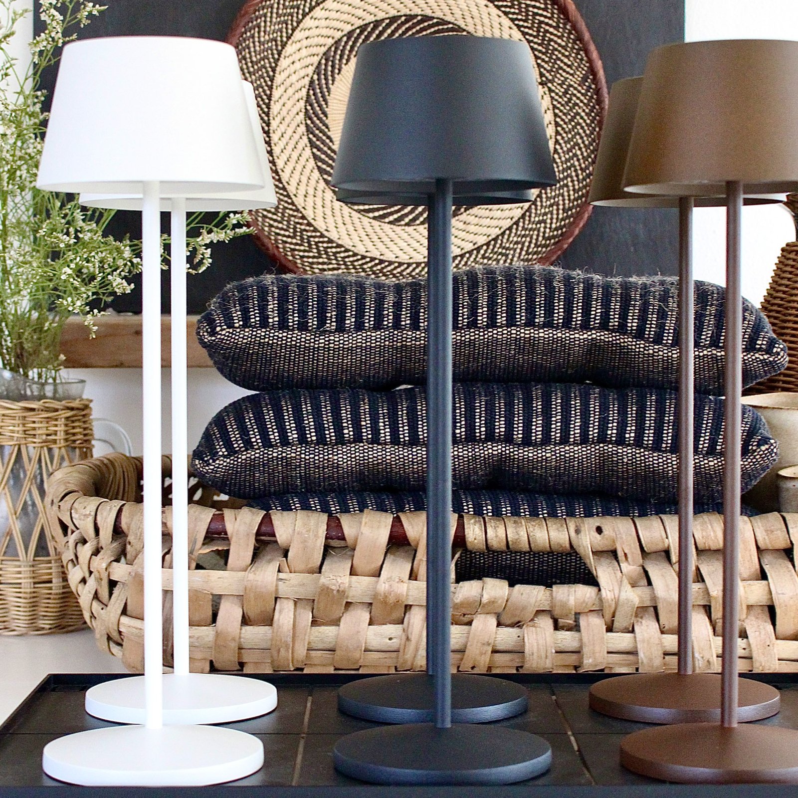 Modi Portable Bordlampe Black - Loom Design