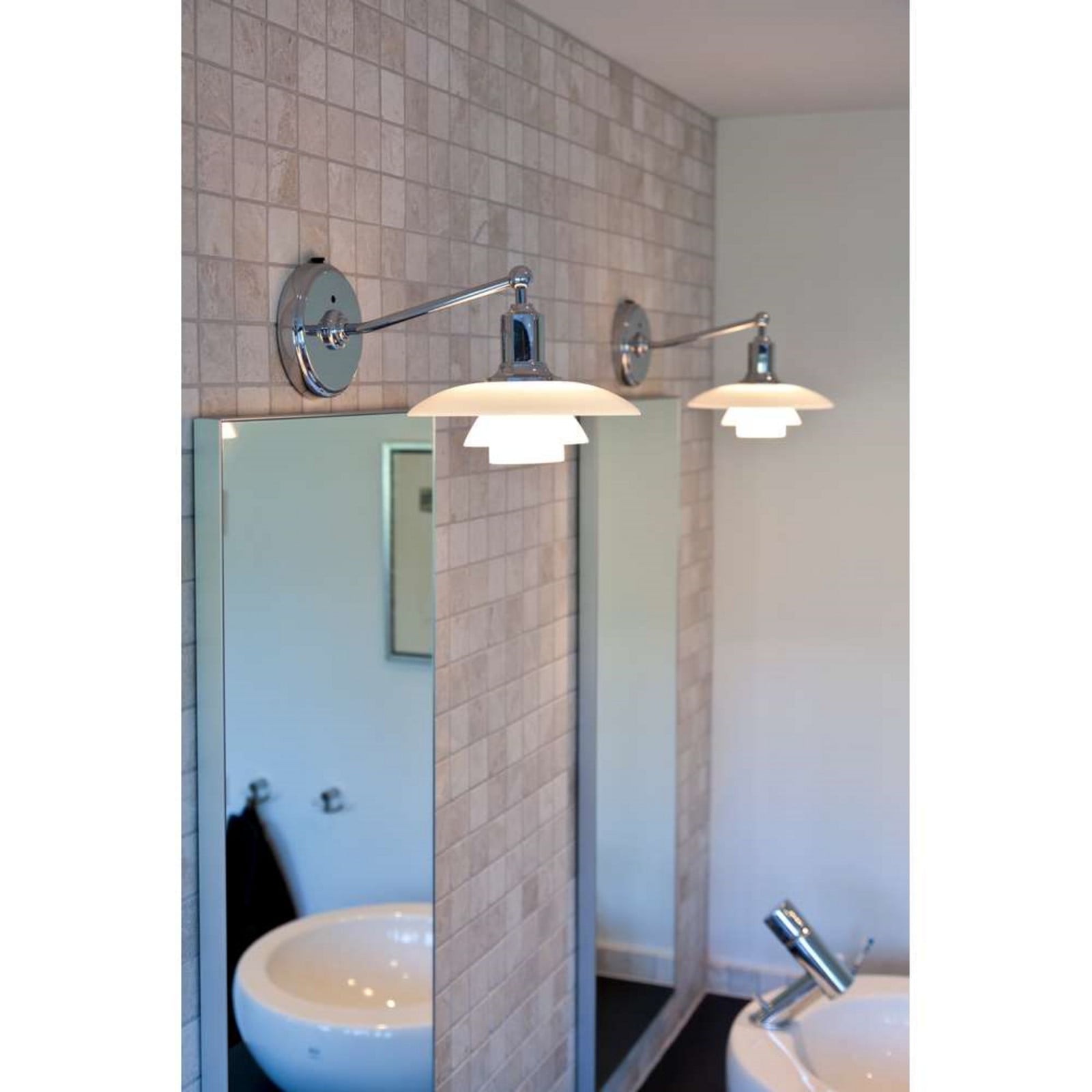 PH 2/1 v&auml;gglampa, vit/opal, glas, 16,5 cm Louis Poulsen - Vardagsrum - Aluminium