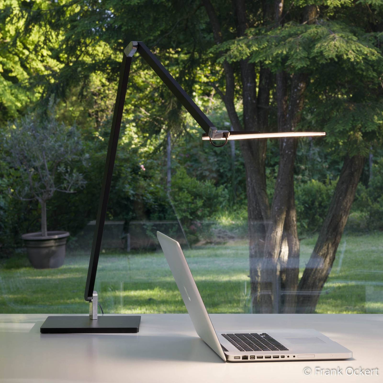 Nimbus Roxxane Office lampa stołowa LED 940 czarna