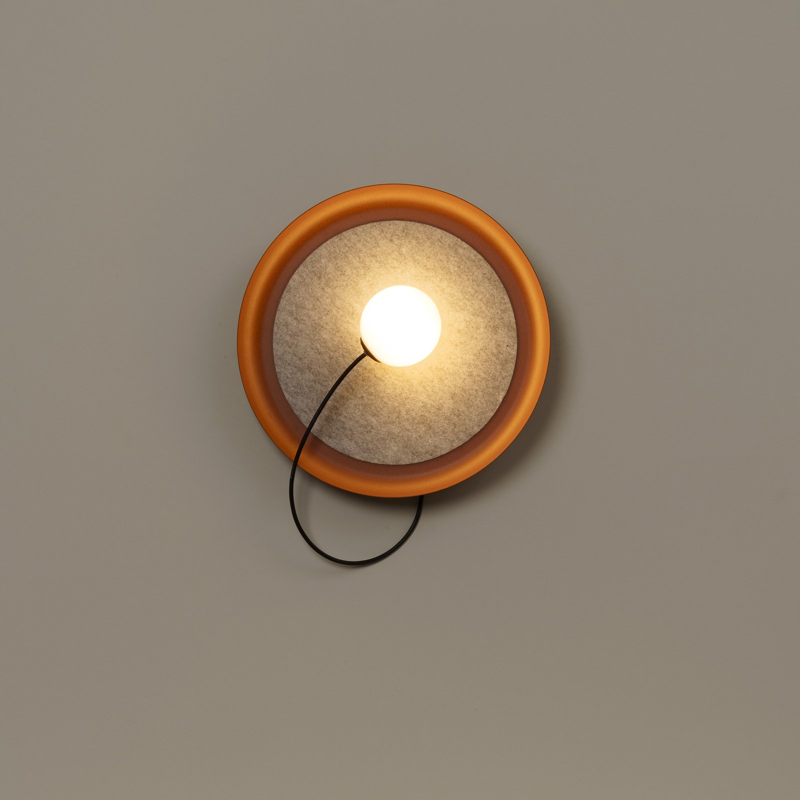 Milan Wire wall lamp, variable light positioning