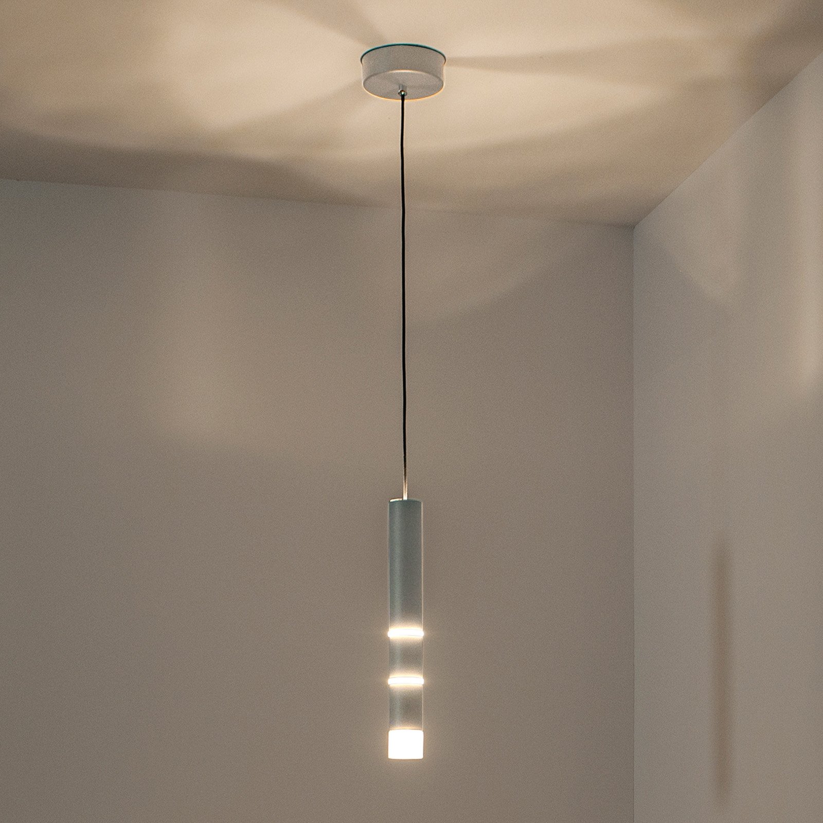 PURE Vega LED függő lámpa, egy henger, alumínium