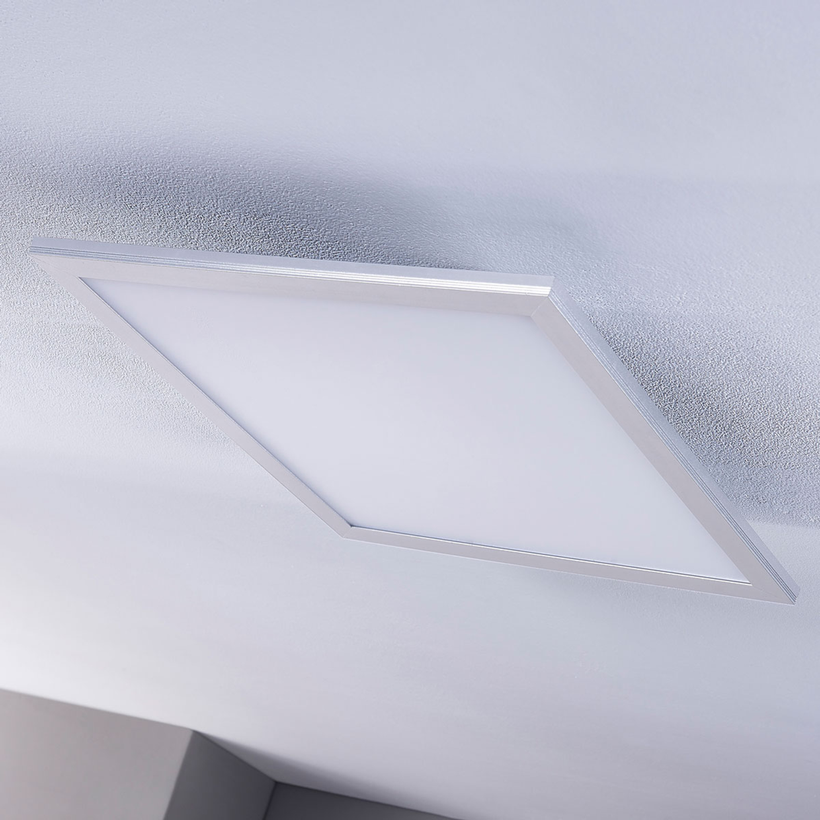 Livel LED Deckenleuchte CCT 62x62 White/Silver - Lindby