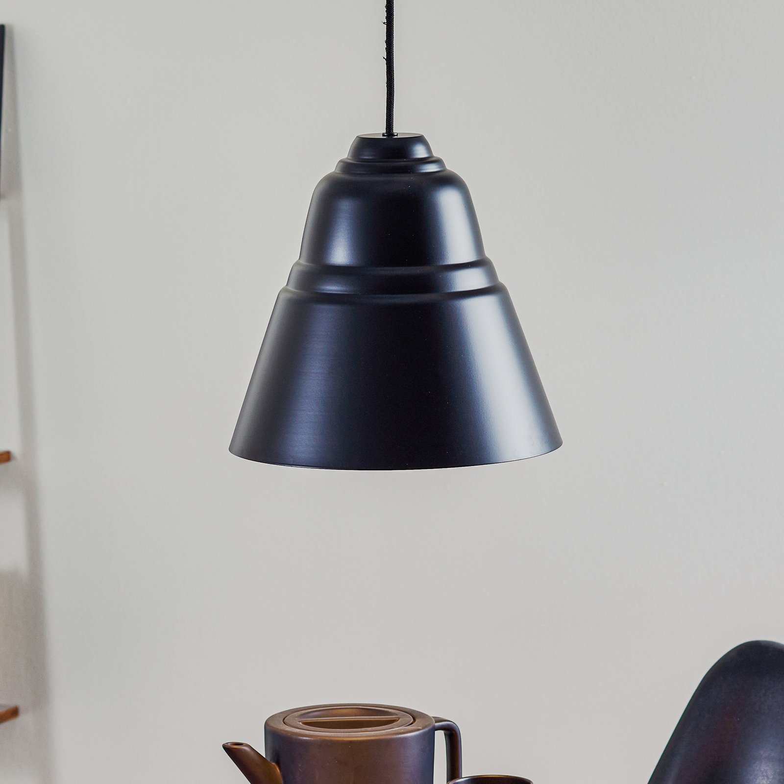 Relief hanging light with metal lampshade, black