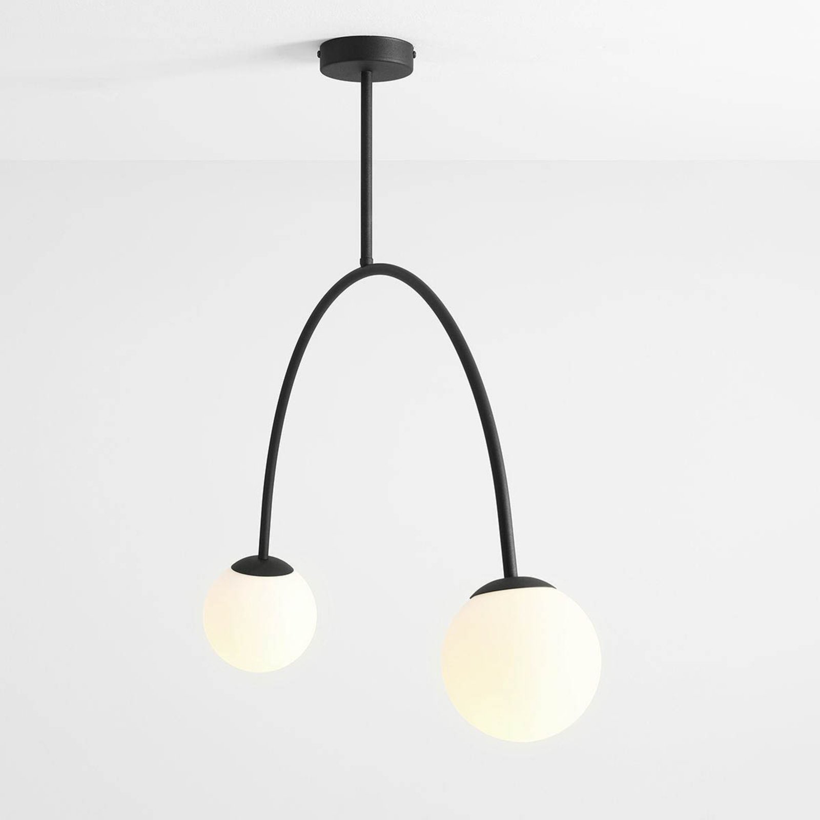 Alison ceiling lamp, black/white, 2-bulb, 84 cm