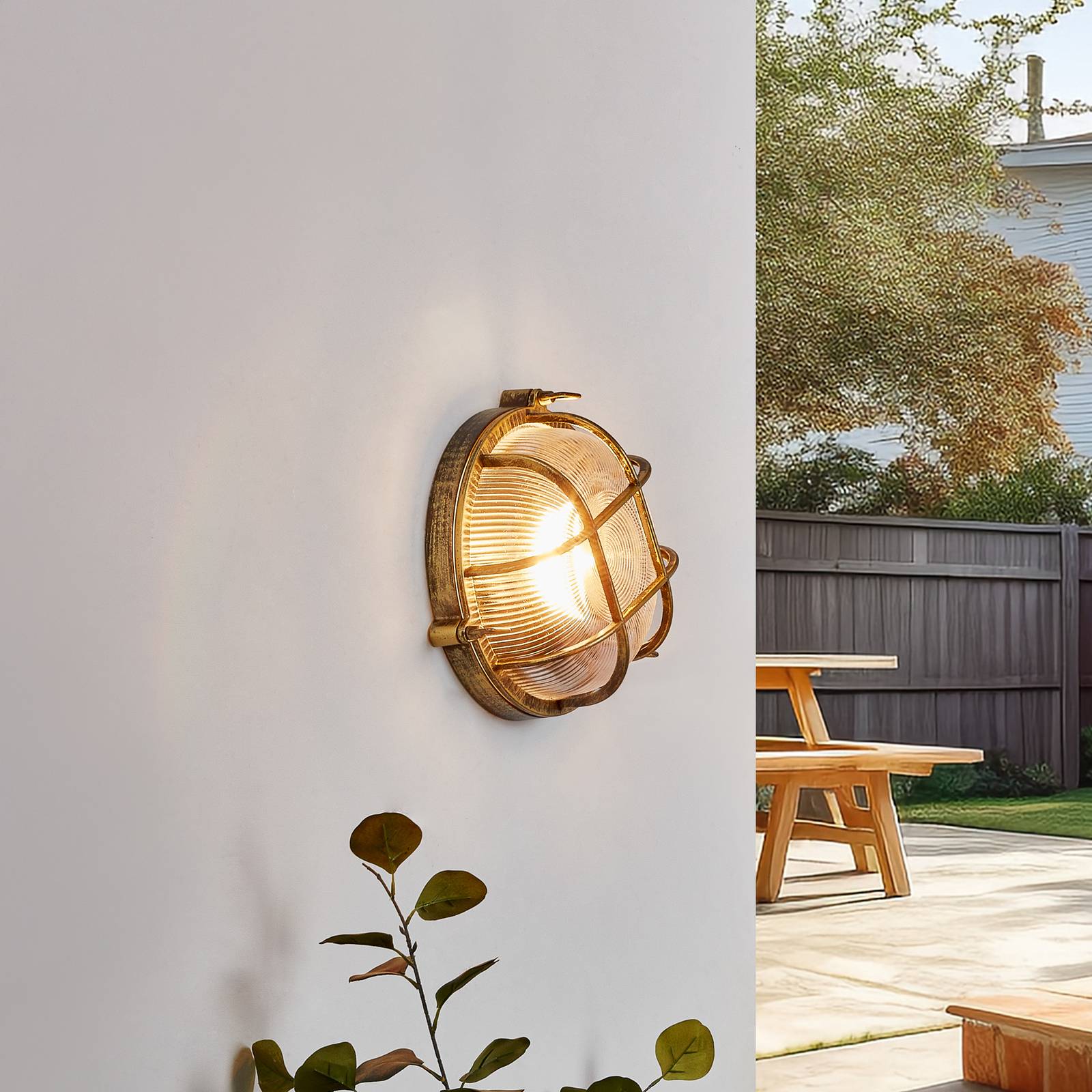 Photos - Floodlight / Street Light Lindby outdoor wall lamp Daaje, gold-coloured, Ø 26 cm, aluminium 