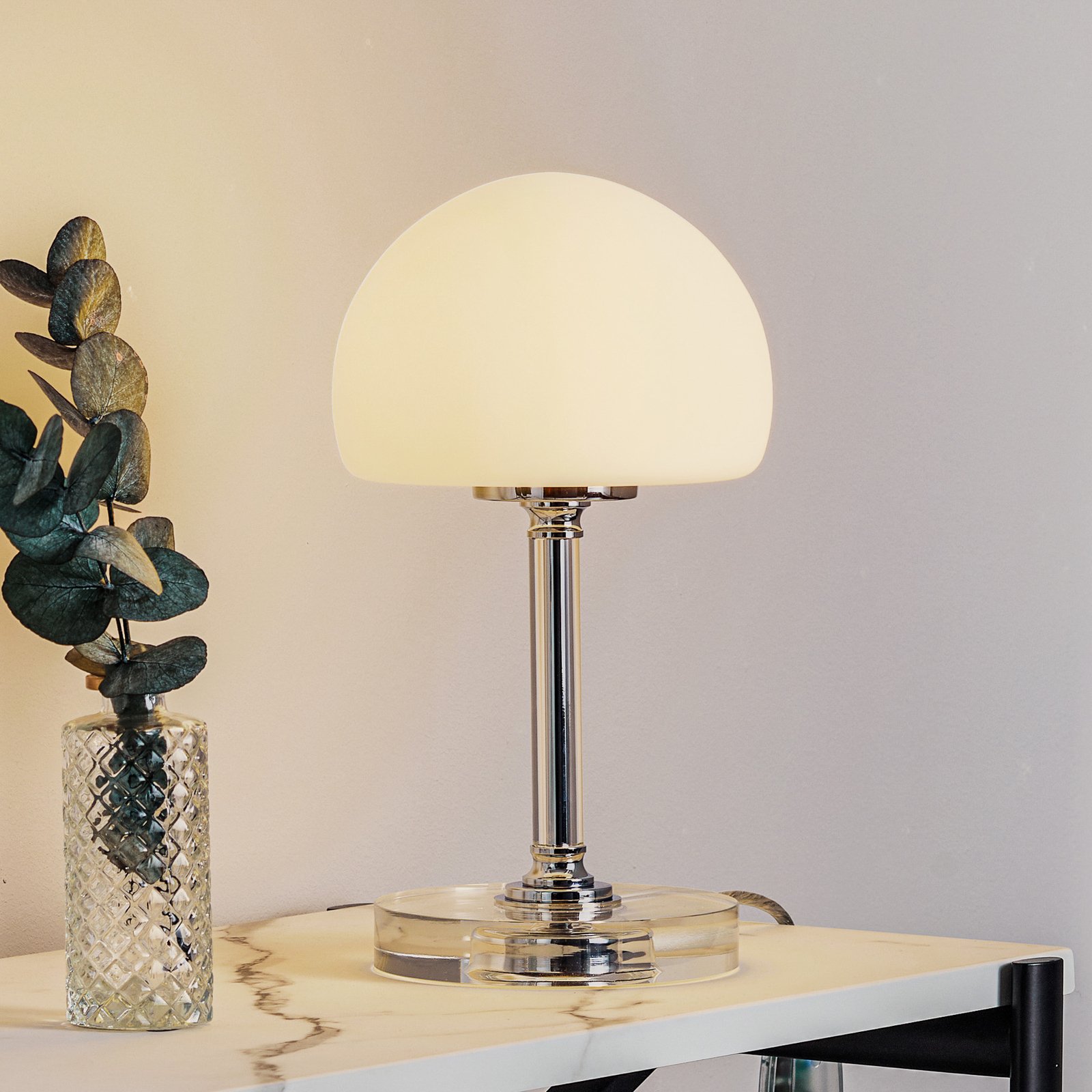 Ancilla – chromowana lampa stołowa LED, ściemniacz