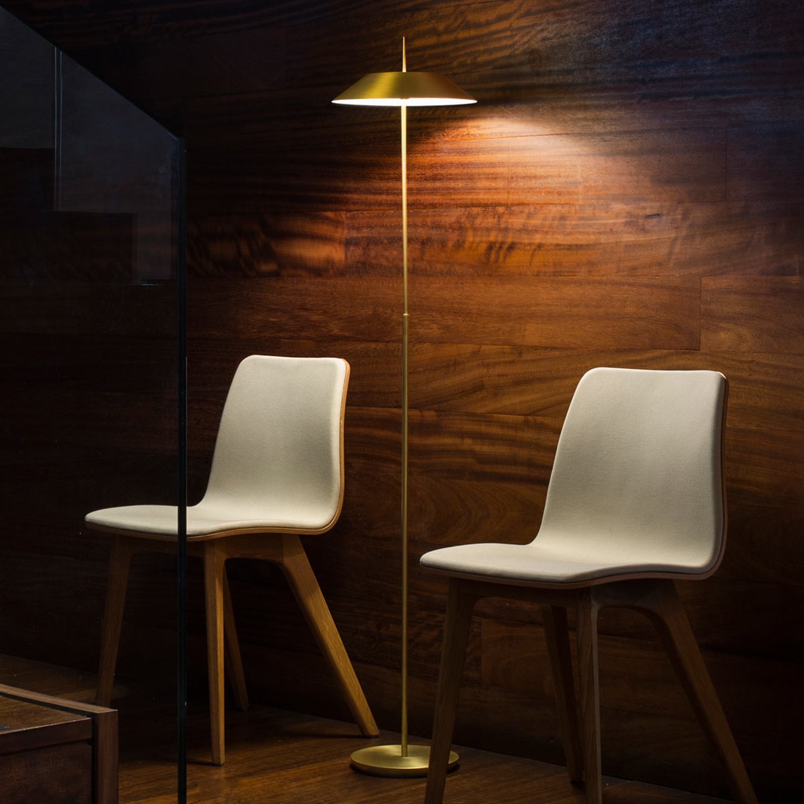Vibia Mayfair – LED-gulvlampe, matt gull