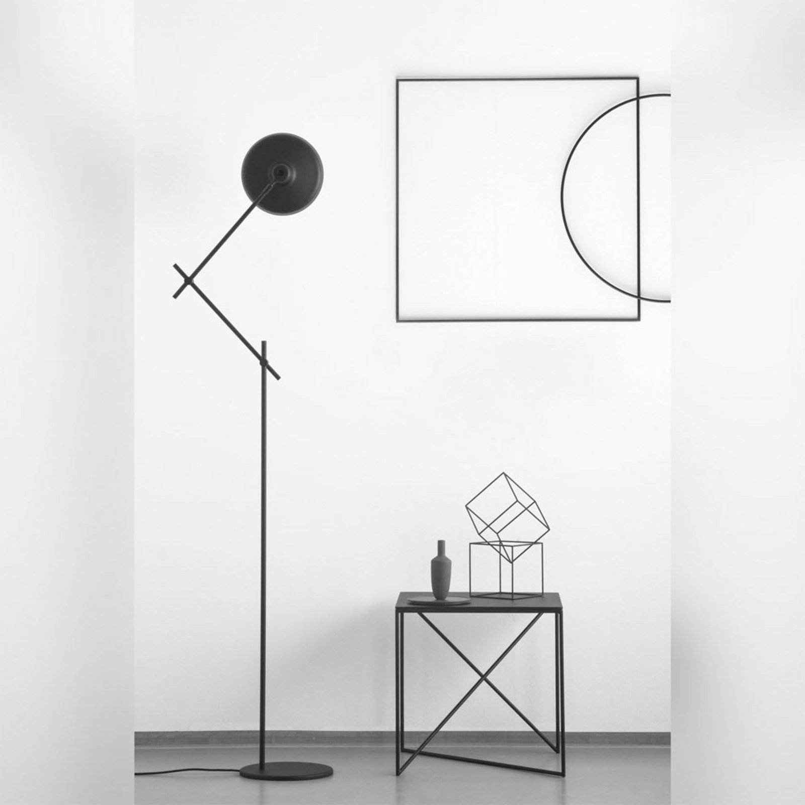 Arigato Floor Lamp Black - Grupa