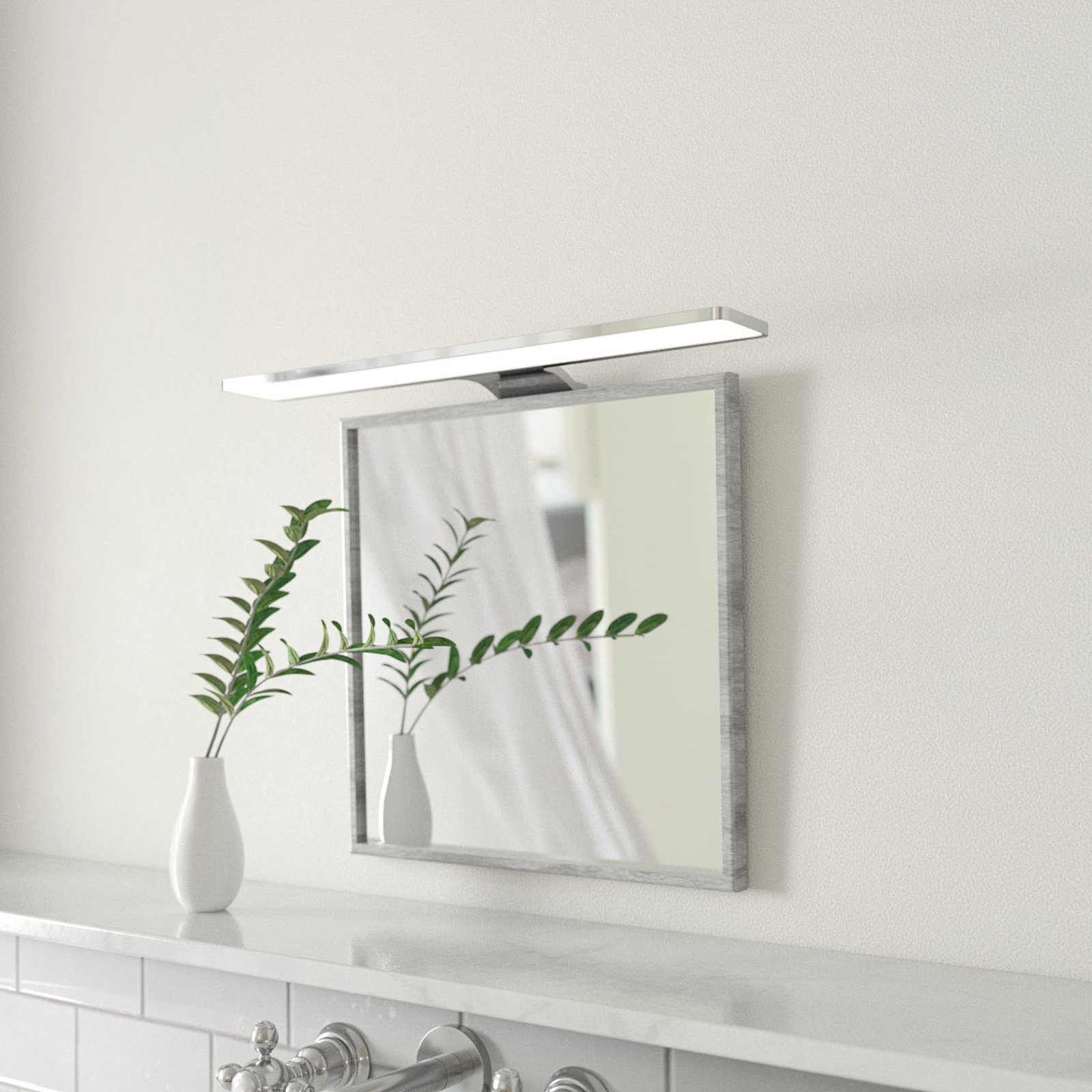 Nayra - vit LED-spegellampa