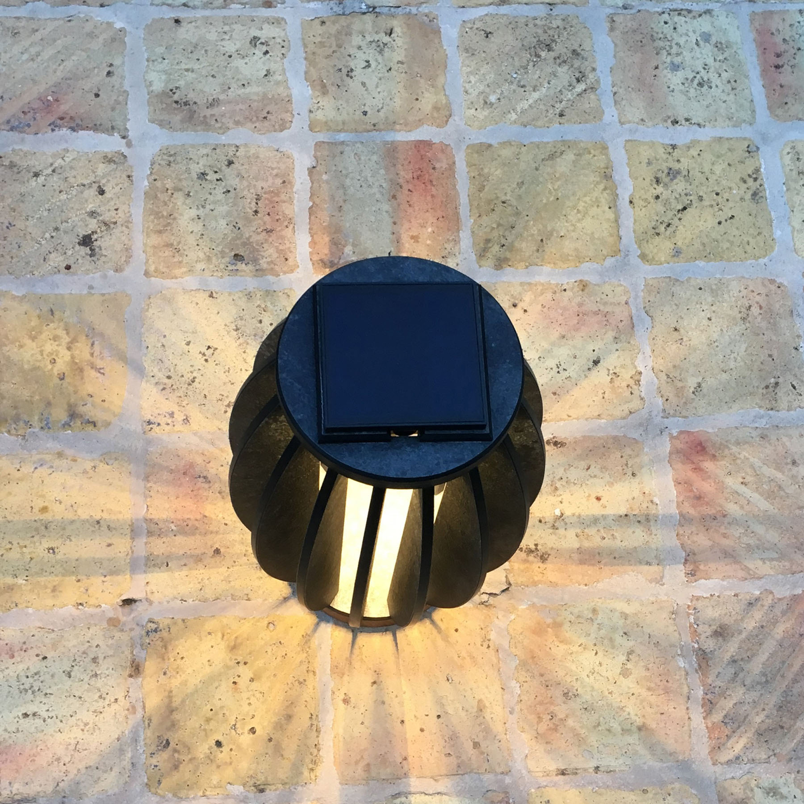 LED-solcellslampa Pastek av teakträ med sensor