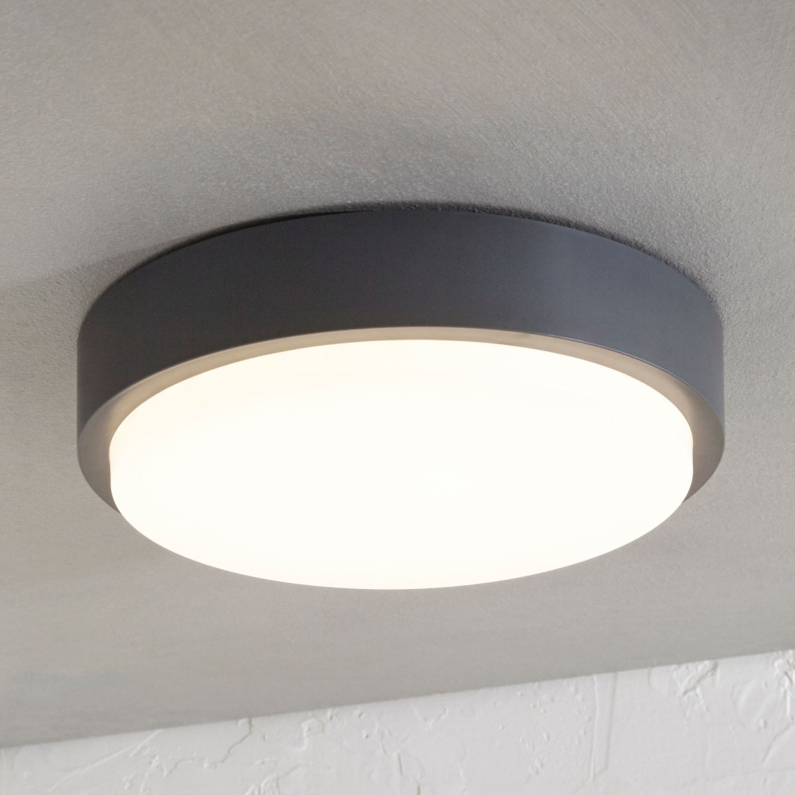 LED-Außendeckenlampe Nermin, IP65, rund