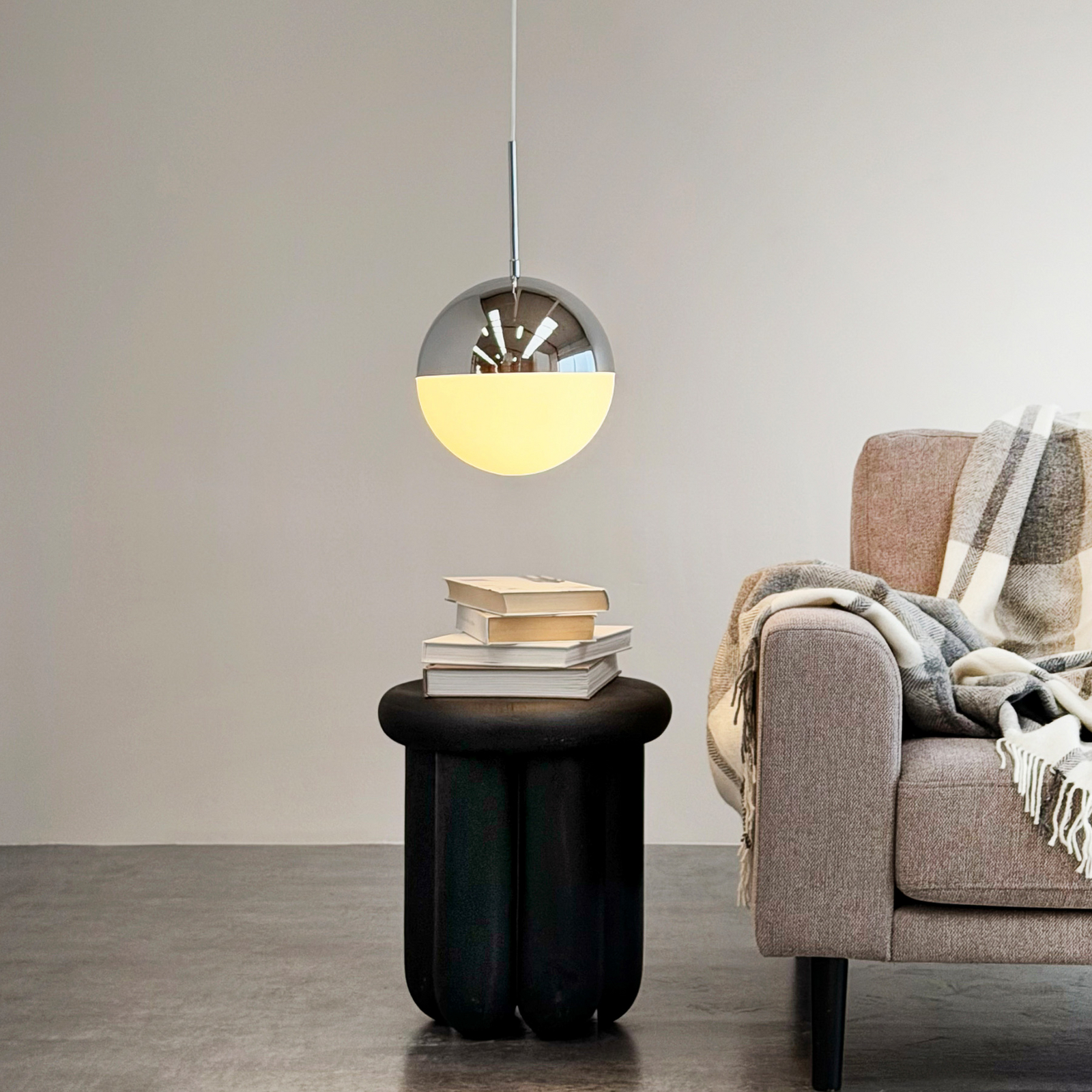 Závěsné světlo Nova D25, opálové/chromové, kov - Dyberg Larsen