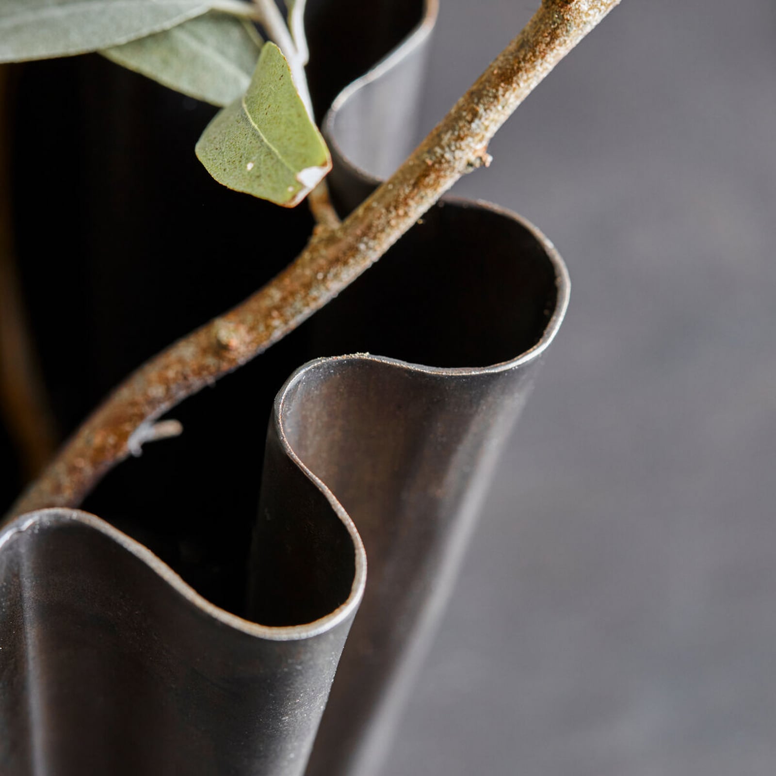 Vaso HDFlood, marrone anticato, altezza 13 cm, metallo - House Doctor