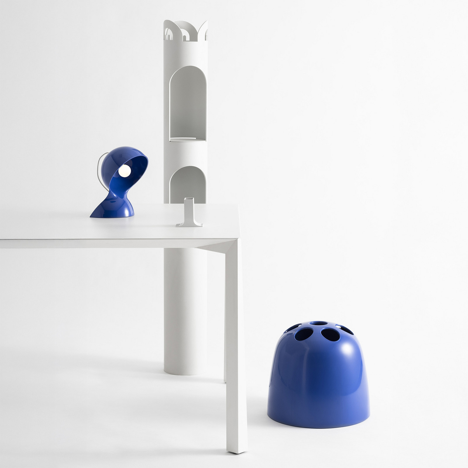 Lampa de masă Artemide Dalú albastră înălțime 26 cm plastic - Camera de zi / sufragerie - Design - albastru