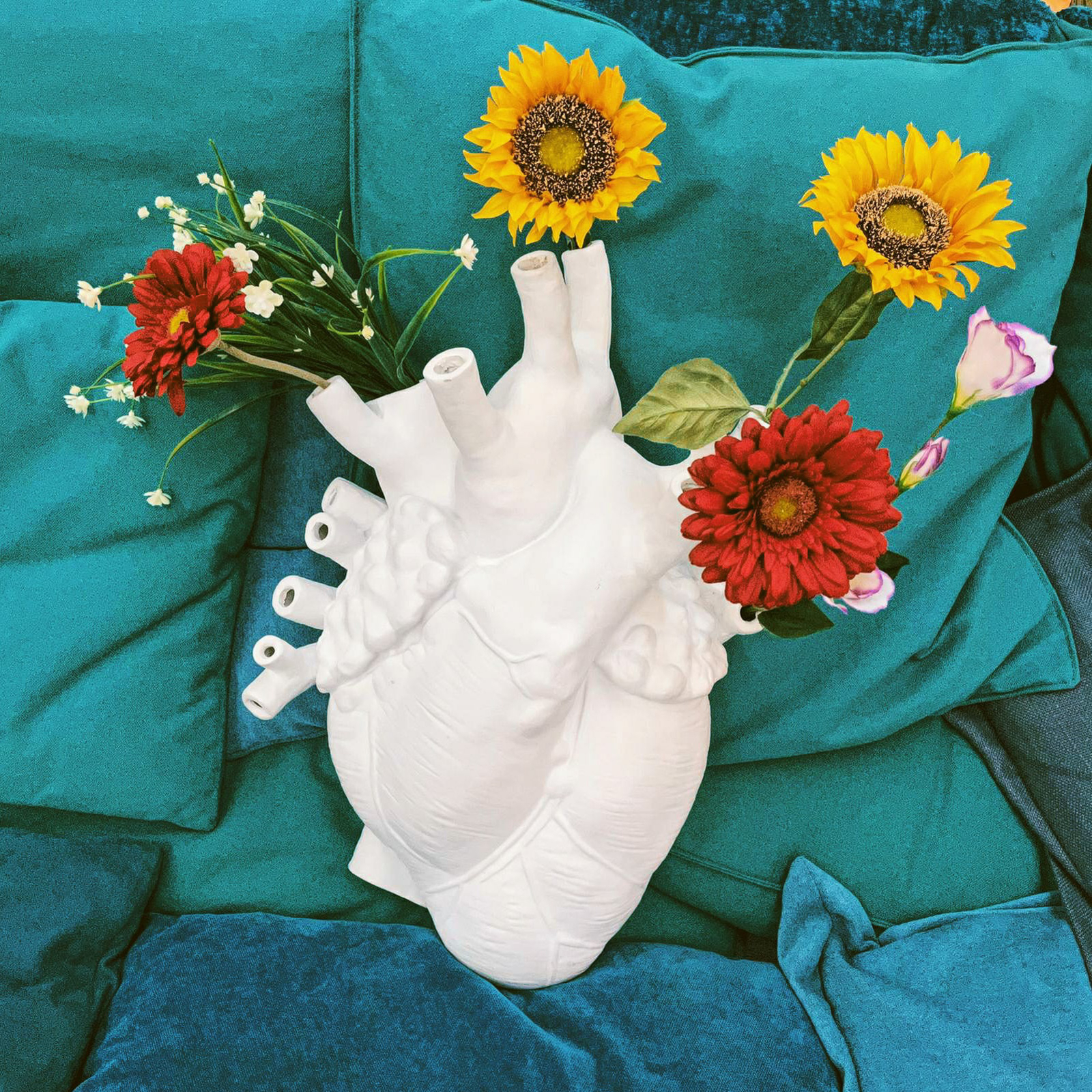 Love In Bloom Giant Resin Heart Vase Weiß - Seletti