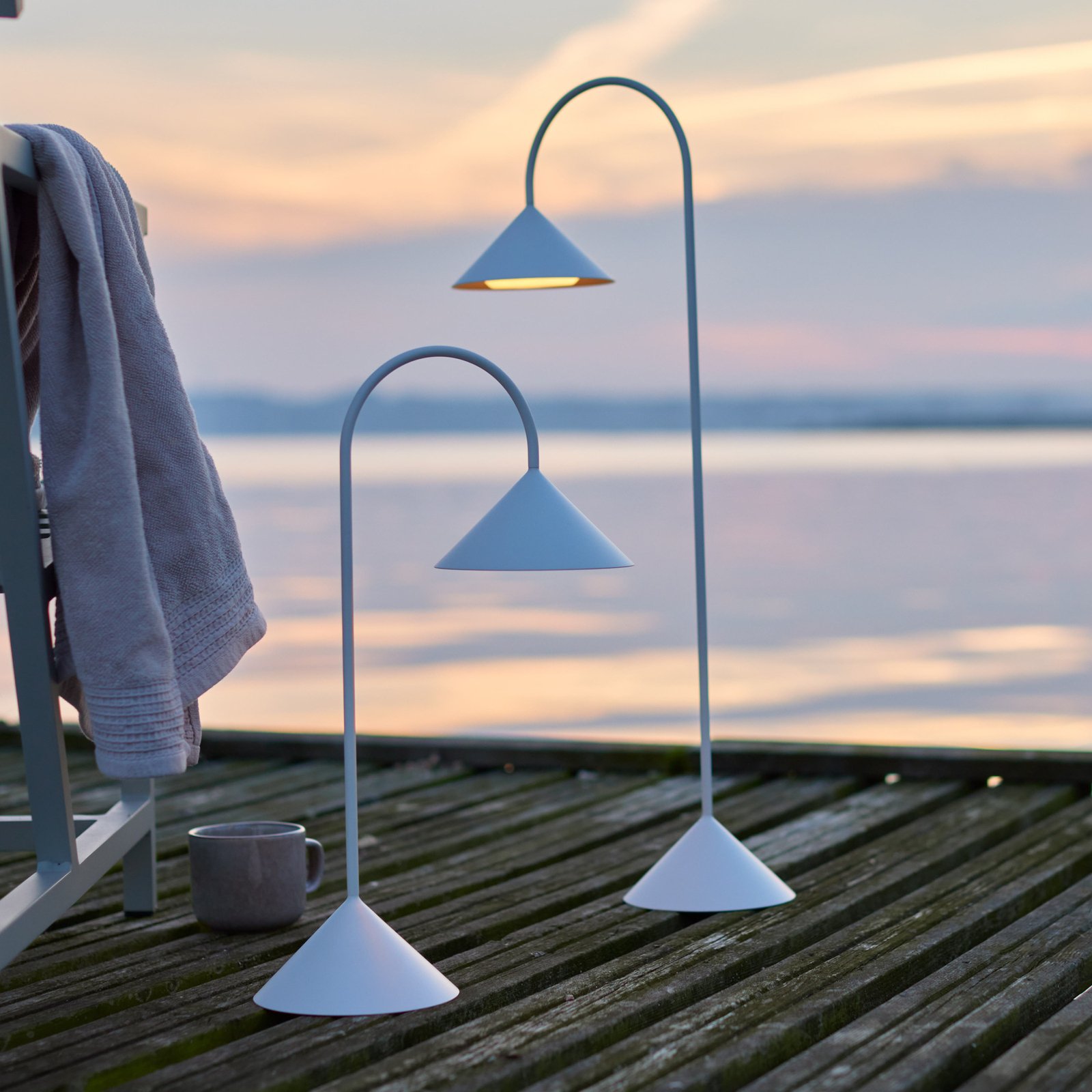 Grasp Portable Floor Lamp H72 Matt White - Frandsen