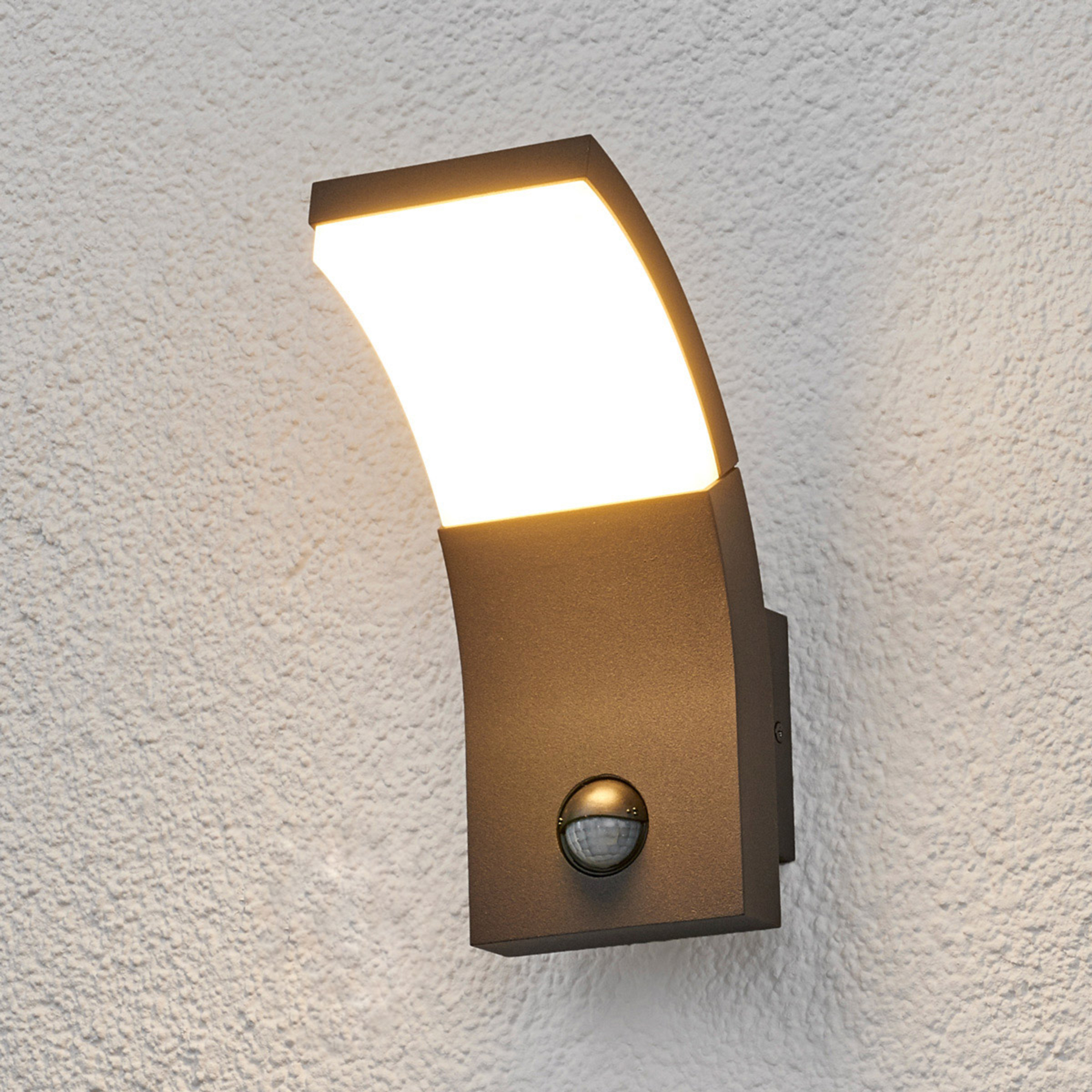 Lucande LED outdoor wall light Timm with motion detector, Aluminium, plastic, 6 W, energy efficiency: A+, W: 8.4 cm, H: 19.8 cm