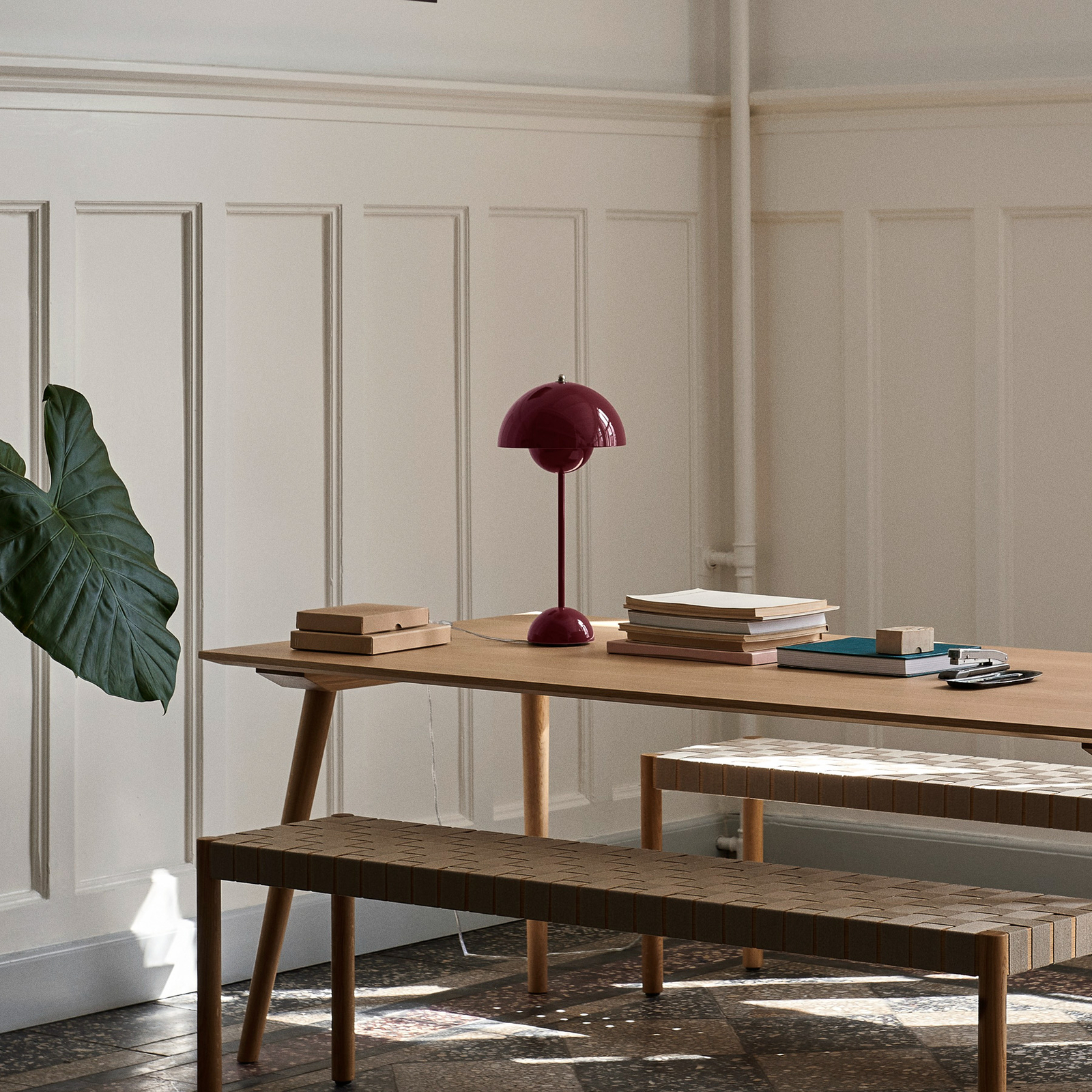 Flowerpot VP3 Lampe de Table Dark Plum - &Tradition