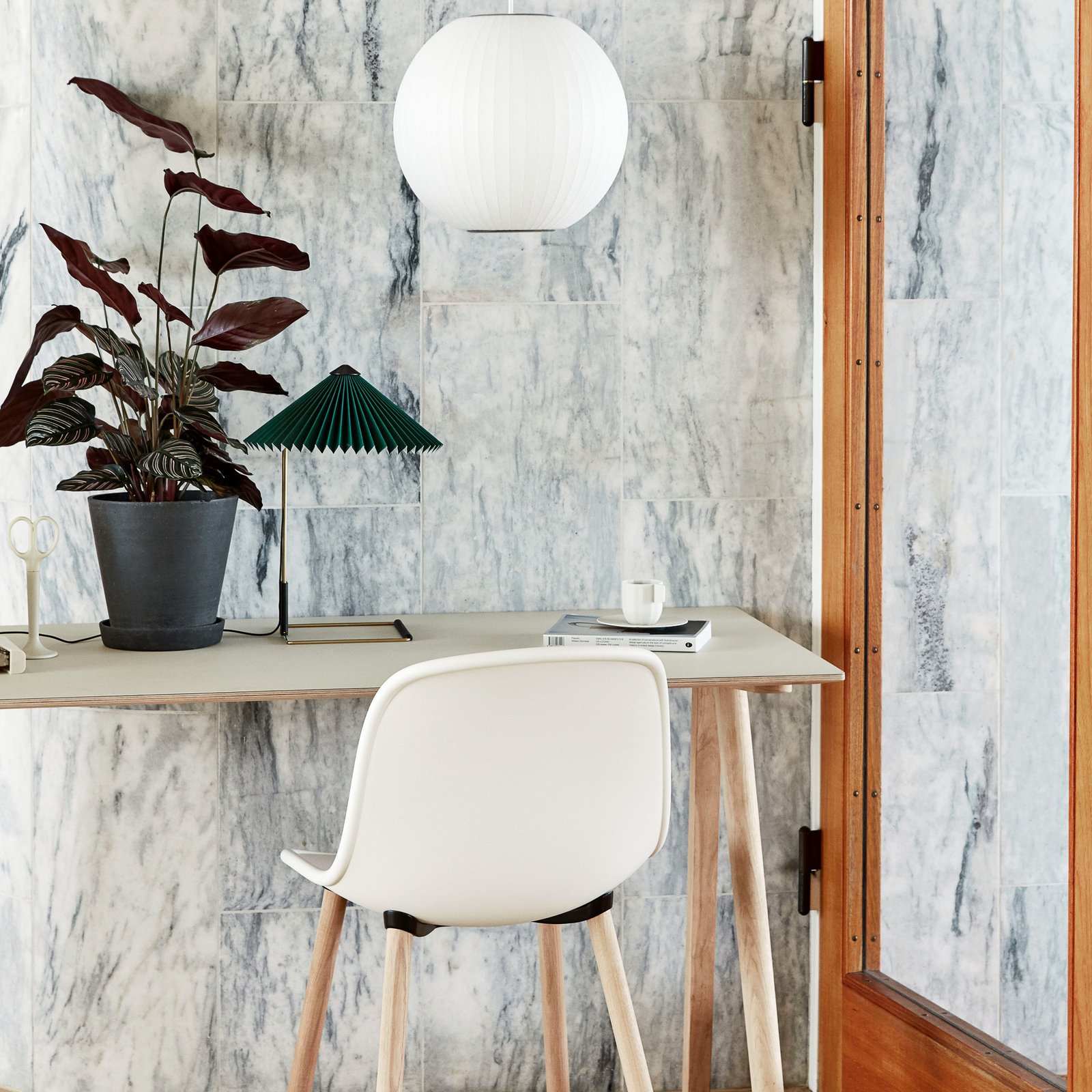 Nelson Ball Bubble Pendant S Off-White - Herman Miller