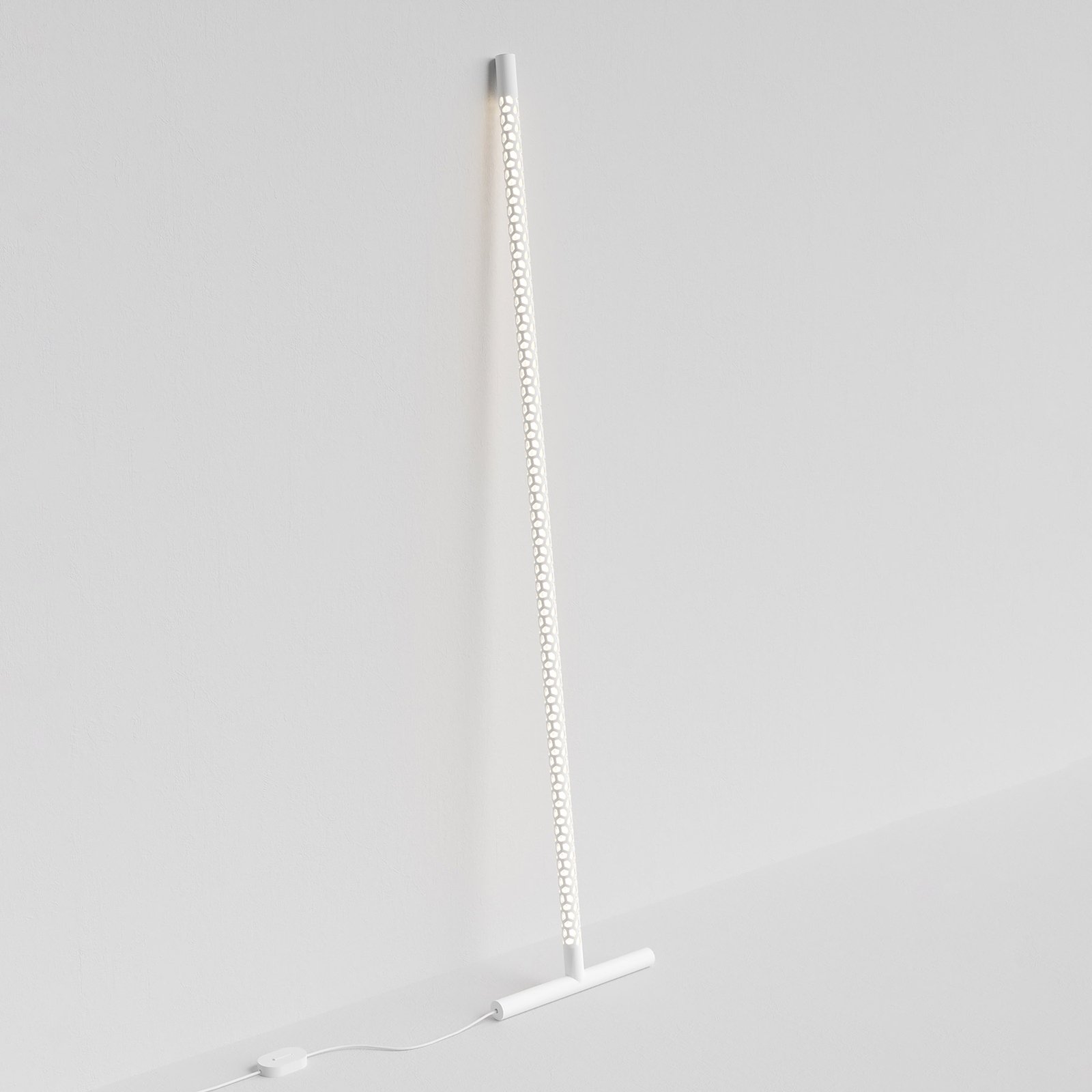 Rotaliana Squiggle F1 LED stāvlampa matēti balta