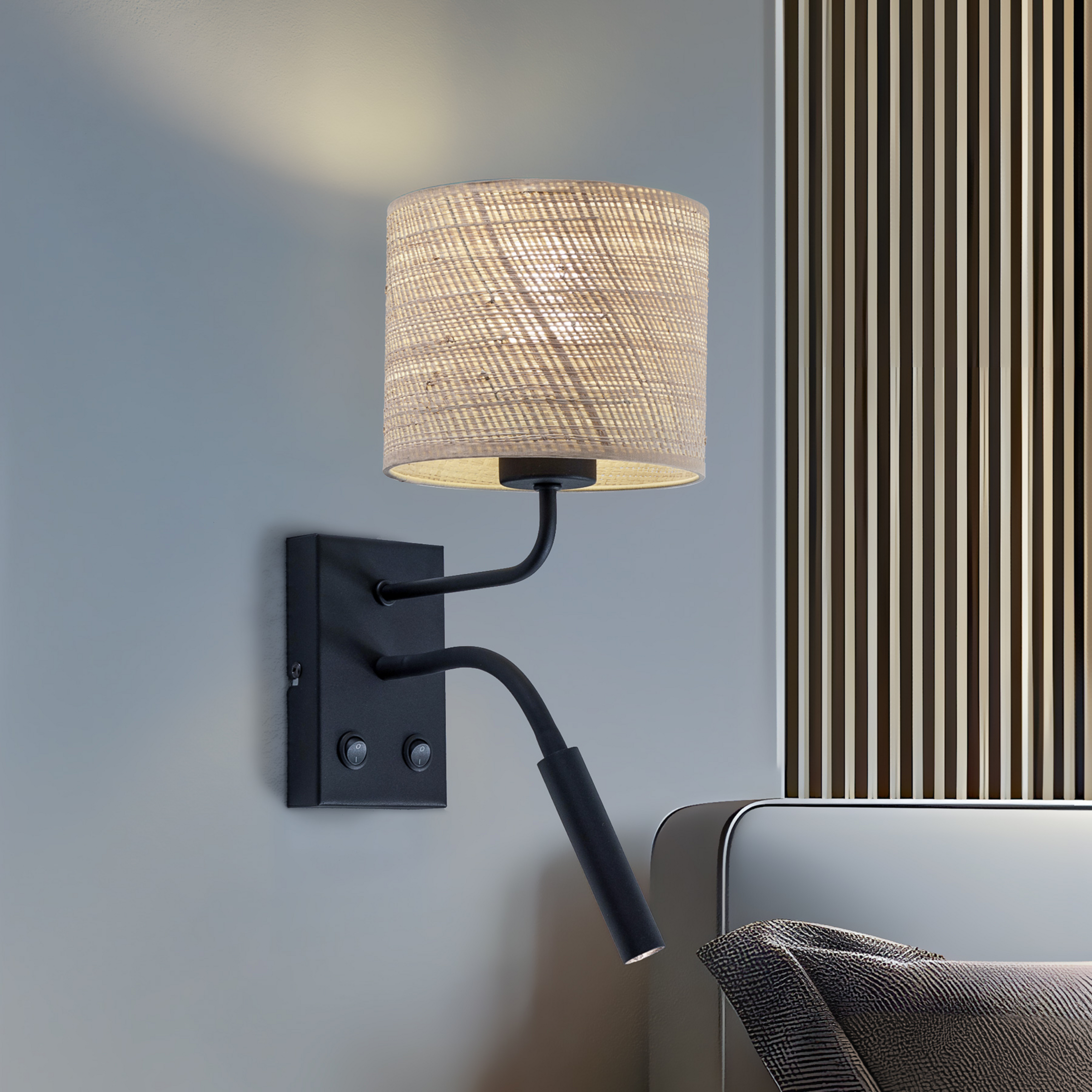 Vegglampe Jovin 1 lyskilde med spot, rottingparaply