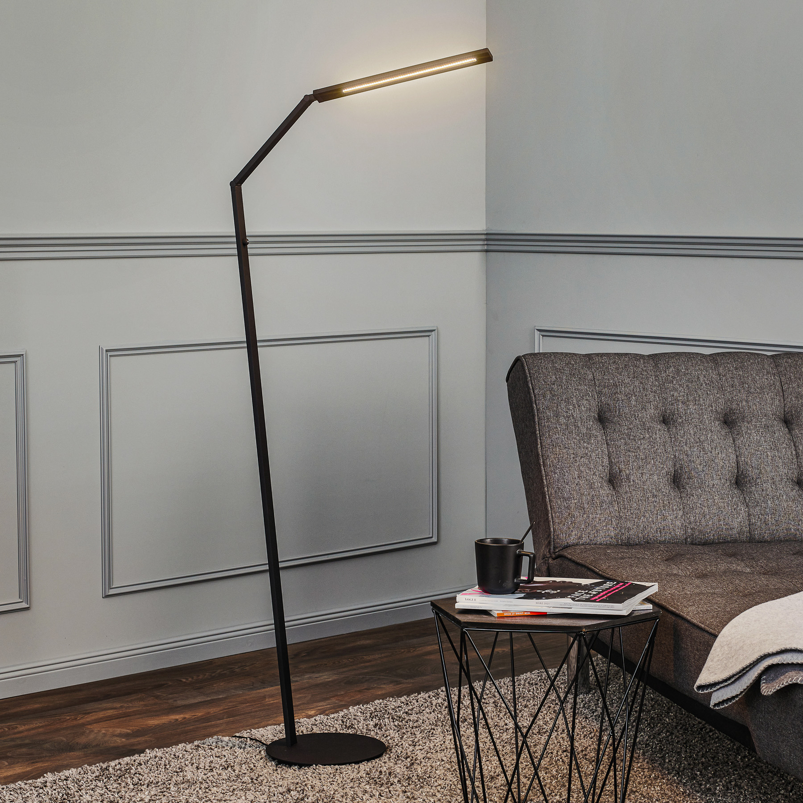 Rothfels Jolamira LED-gulvlampe, dæmper, sort
