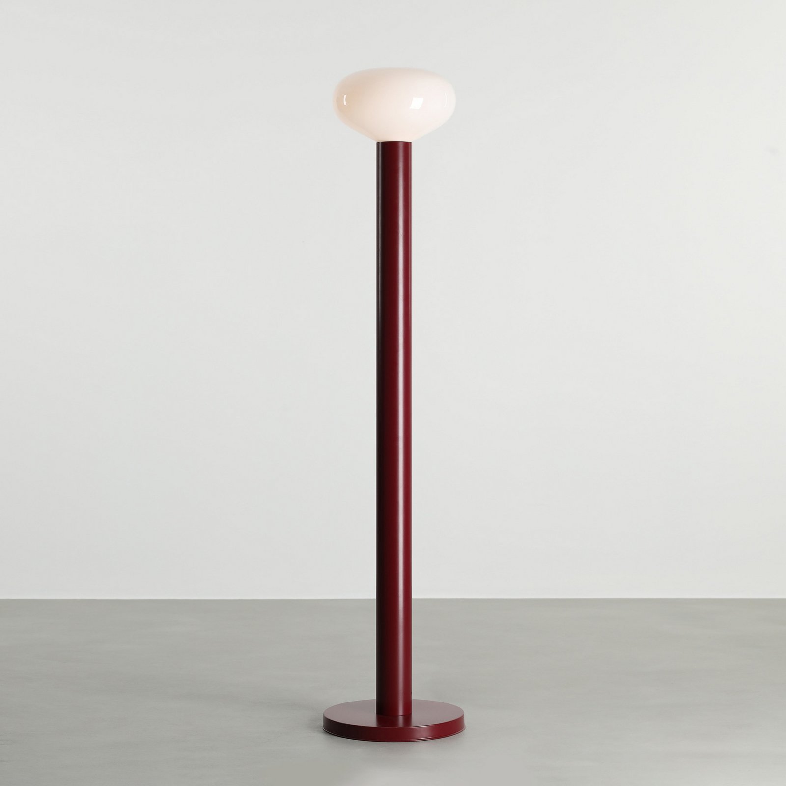 Stāvlampa Flo, sarkana, augstums 138 cm, 1 spuldze, stikls Stāvlampa Flo, sarkana, augstums 138 cm, 1 spuldze, stikls