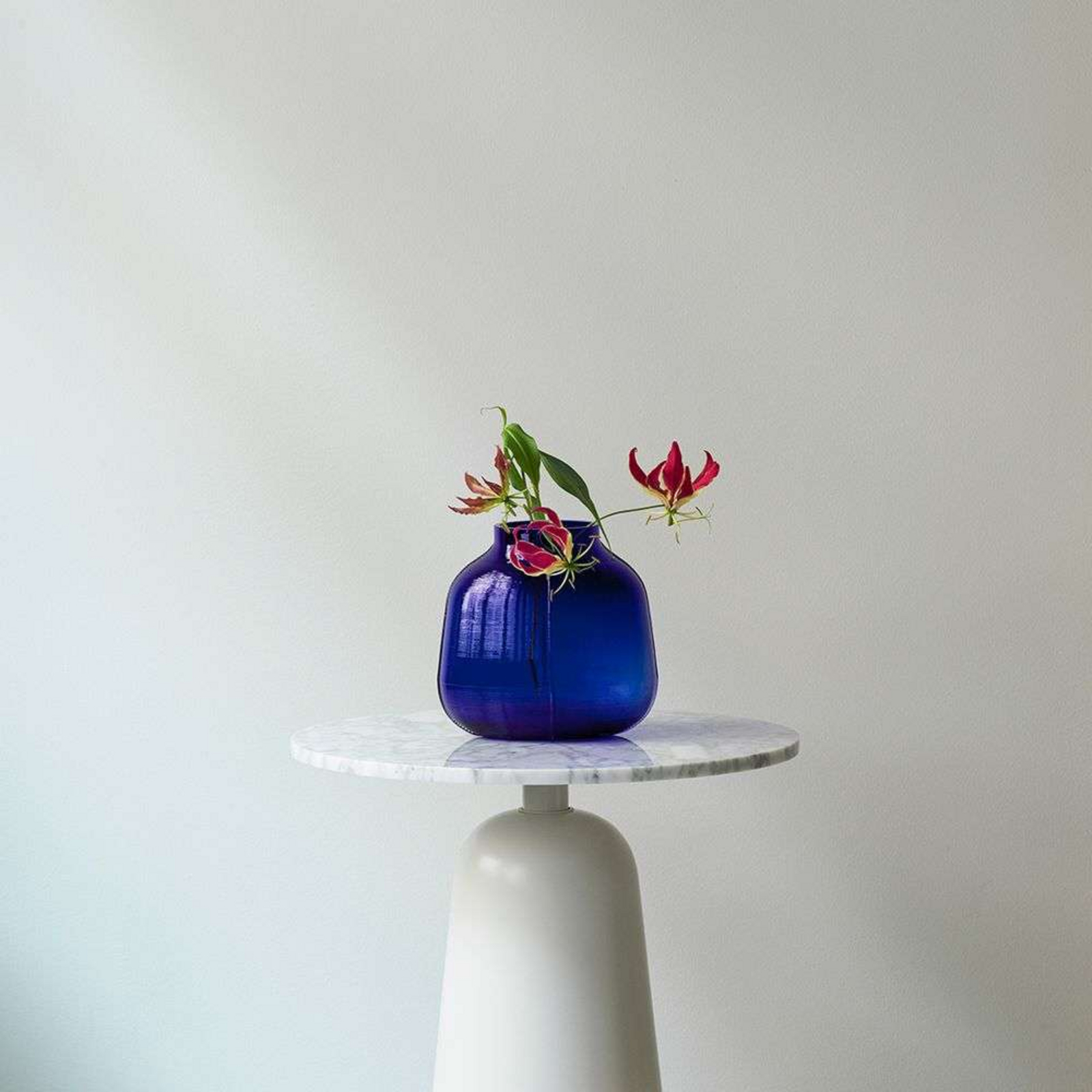 Step Vase H23 Blue - Normann Copenhagen