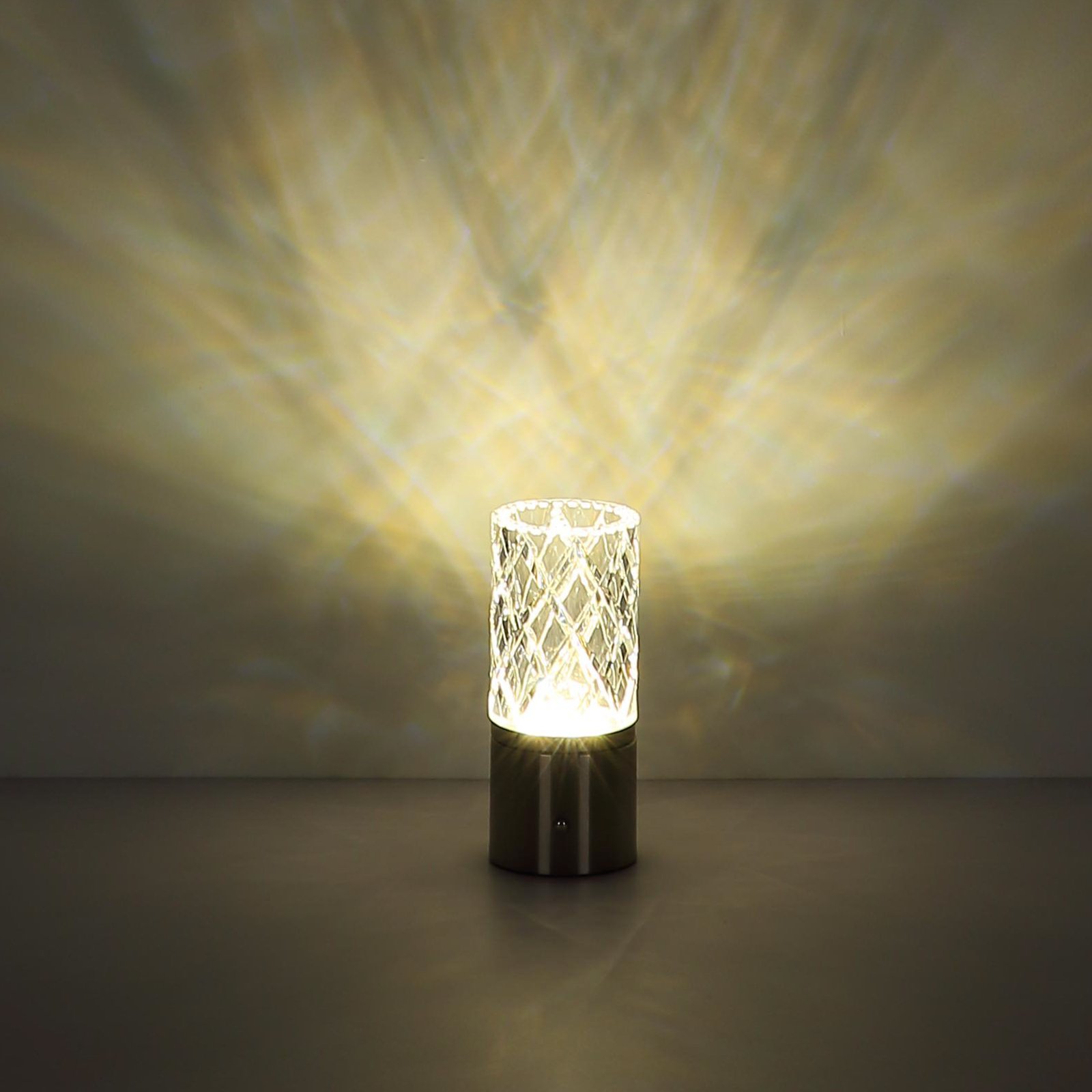 Lampe de table LED rechargeable Lunki, couleur laiton, hauteur 19 cm, CCT