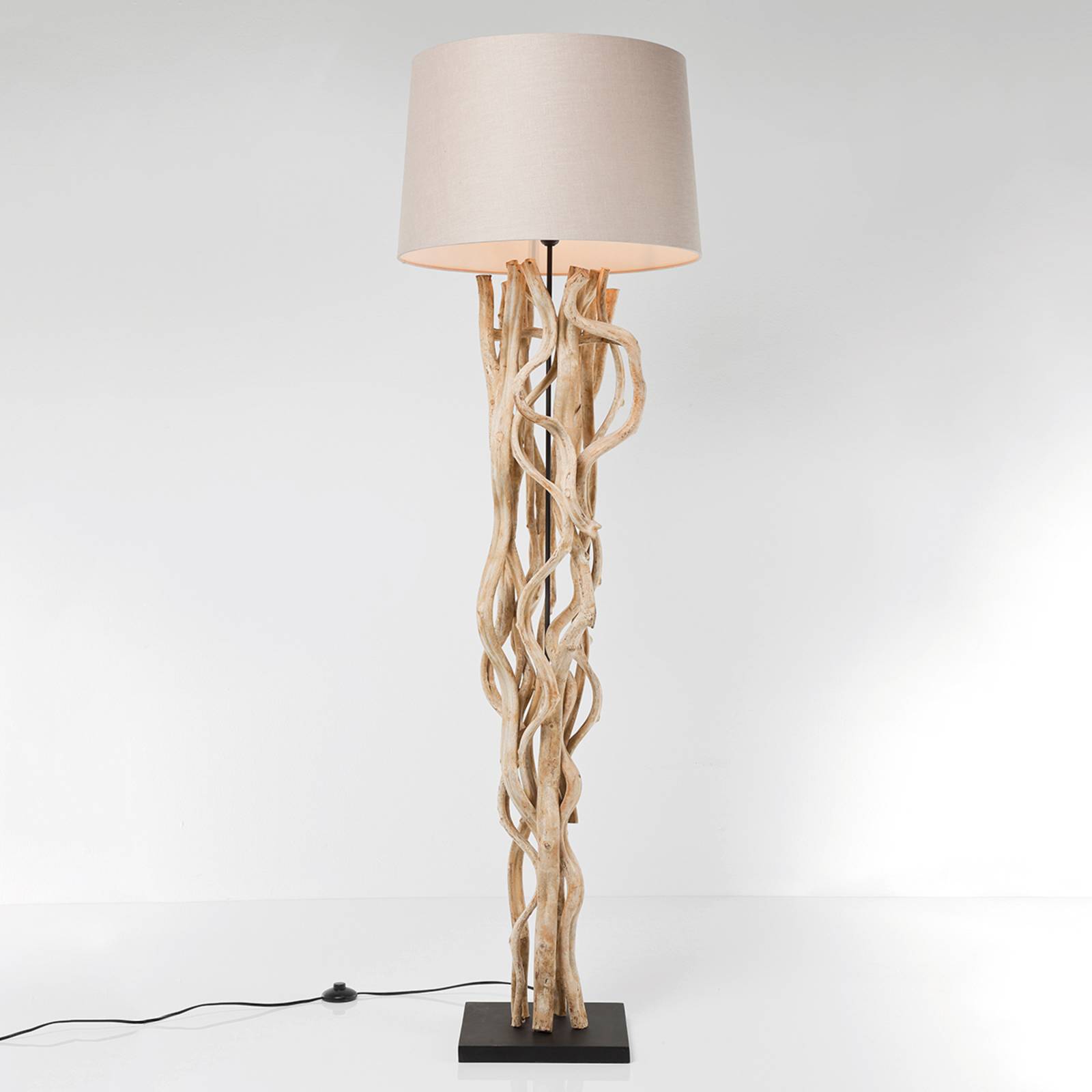 Lampa stojąca Kare Scultra, wysokość 158 cm