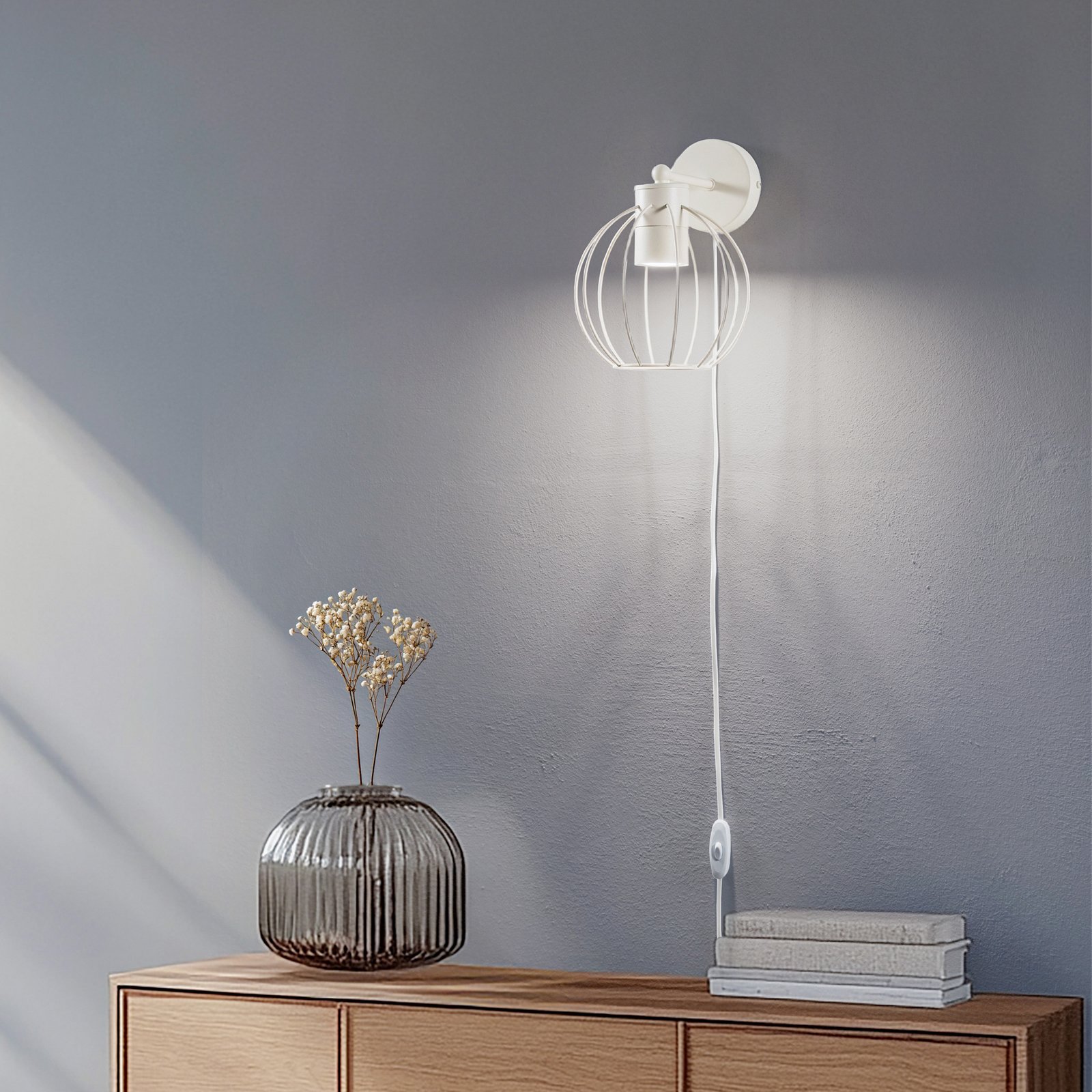 Aplică de perete STARLIGHT, alb crem 1 bec Ø 18 cm ștecher metalic Aplică de perete STARLIGHT, alb crem 1 bec Ø 18 cm ștecher metalic