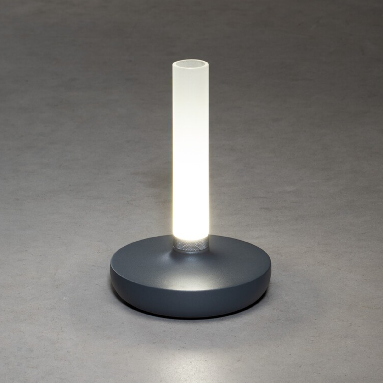 Biarritz LED table lamp, IP54, battery, CCT, grey