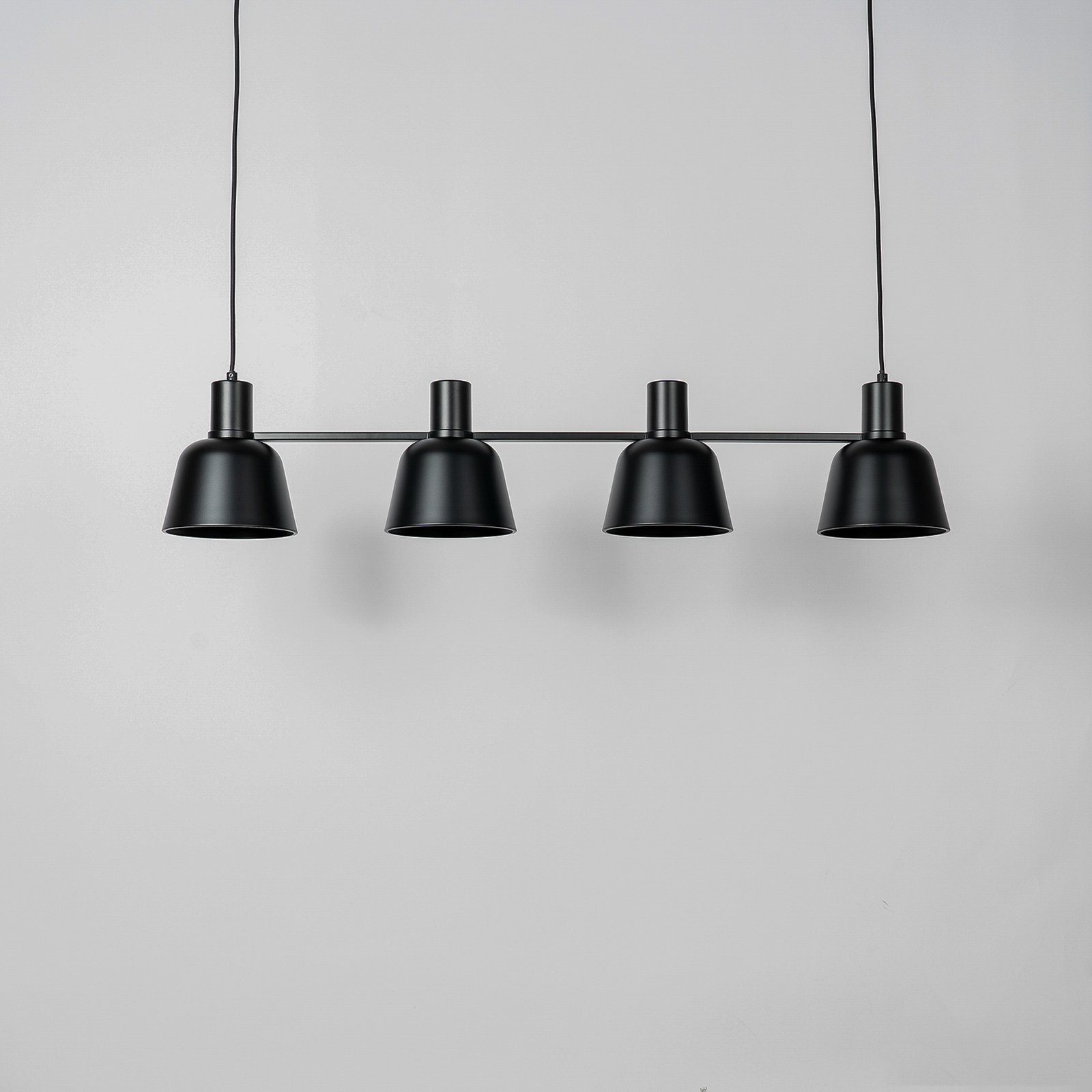 Lucande Servan suspension, noire, à quatre lampes
