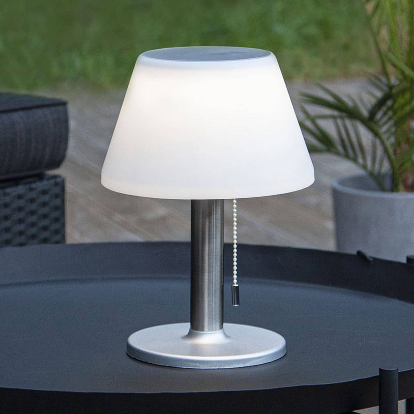 STAR TRADING Lampe table solaire LED Solia interrupteur tirette