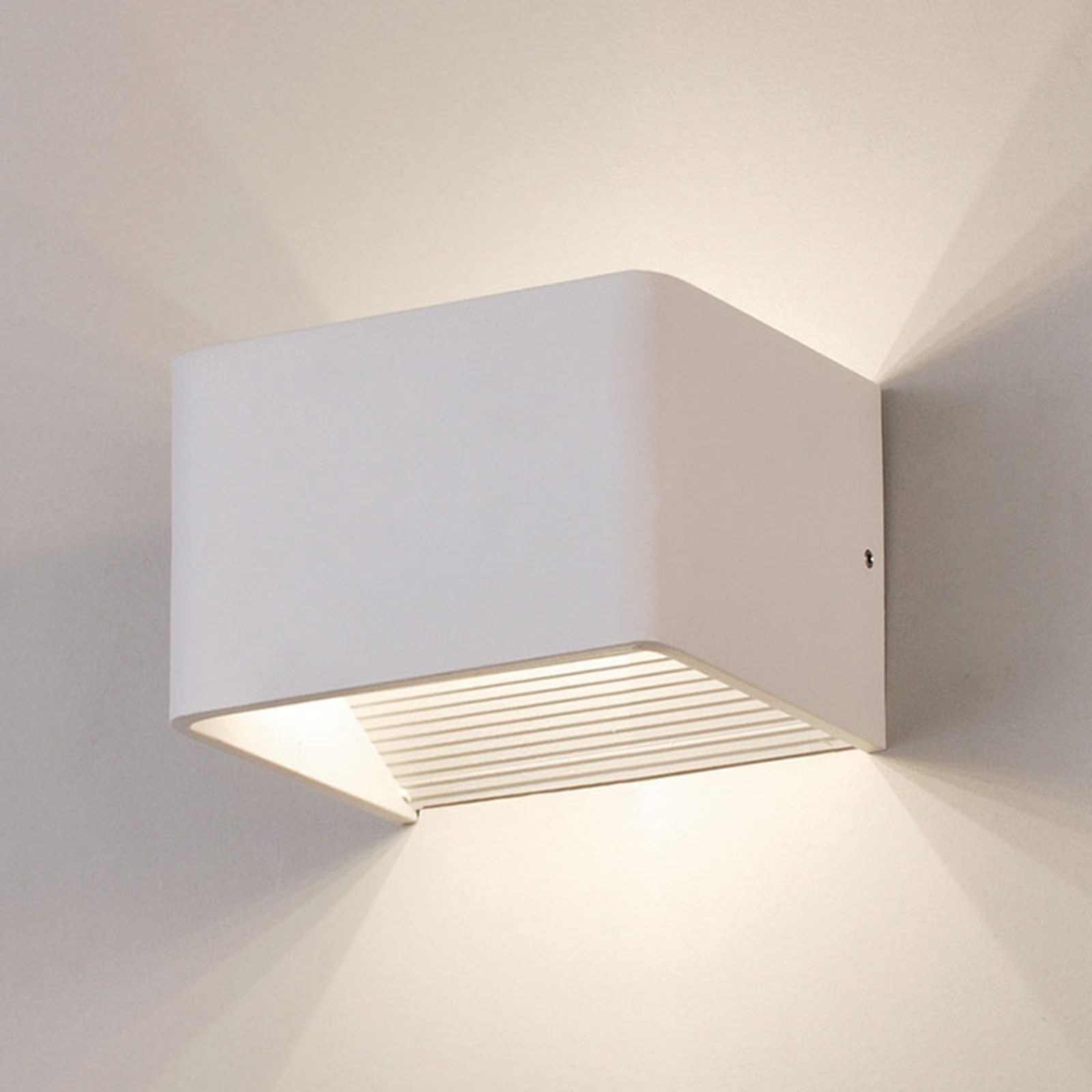 Icon LED wall light, 2,700 K, width 12 cm
